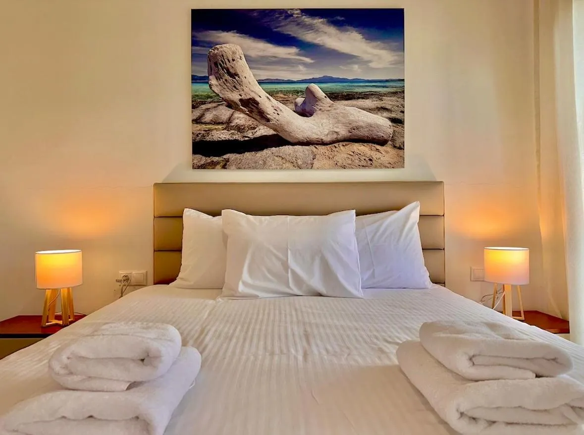 Bed in Dictamus Homes