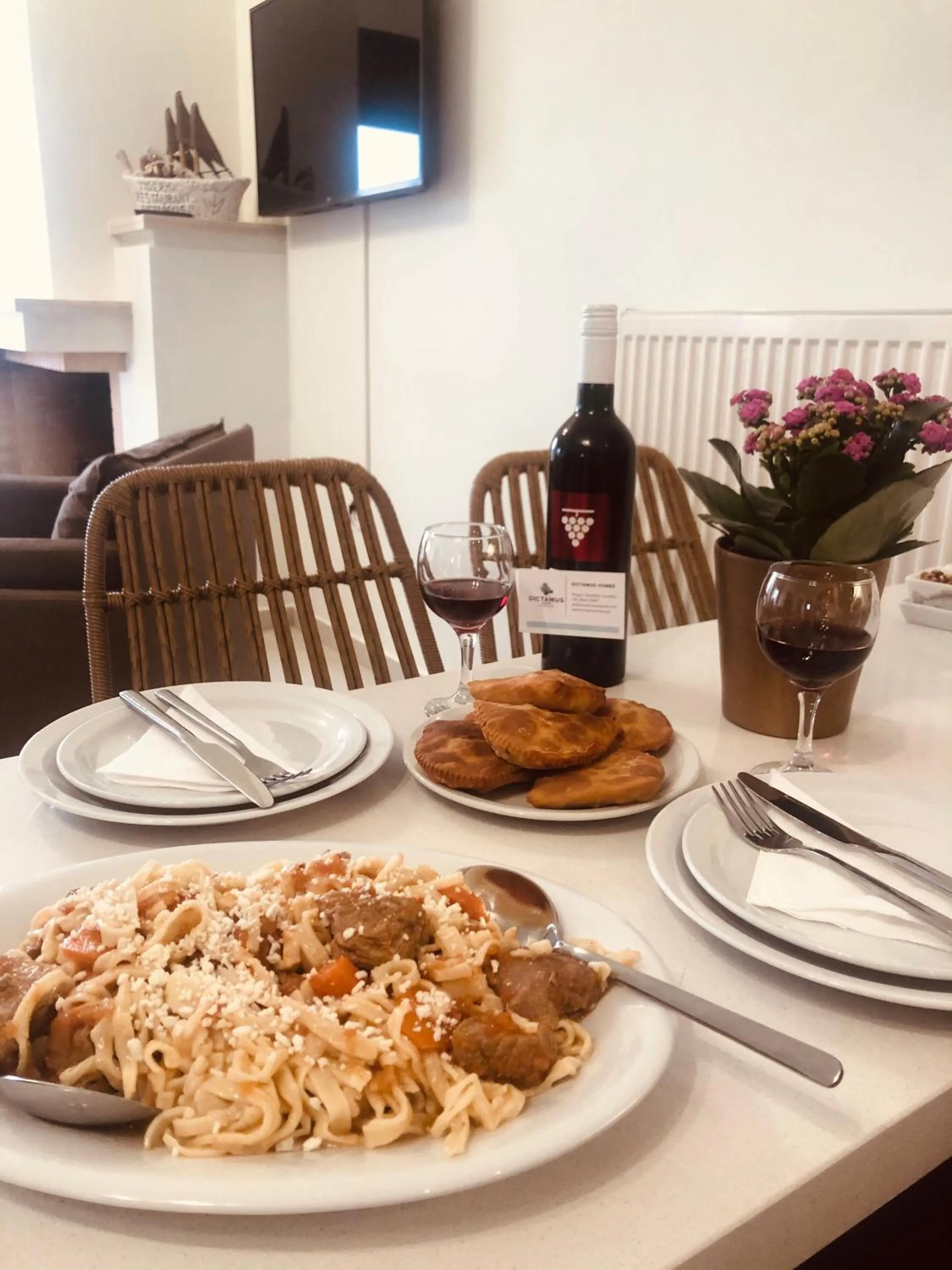 Food in Dictamus Homes