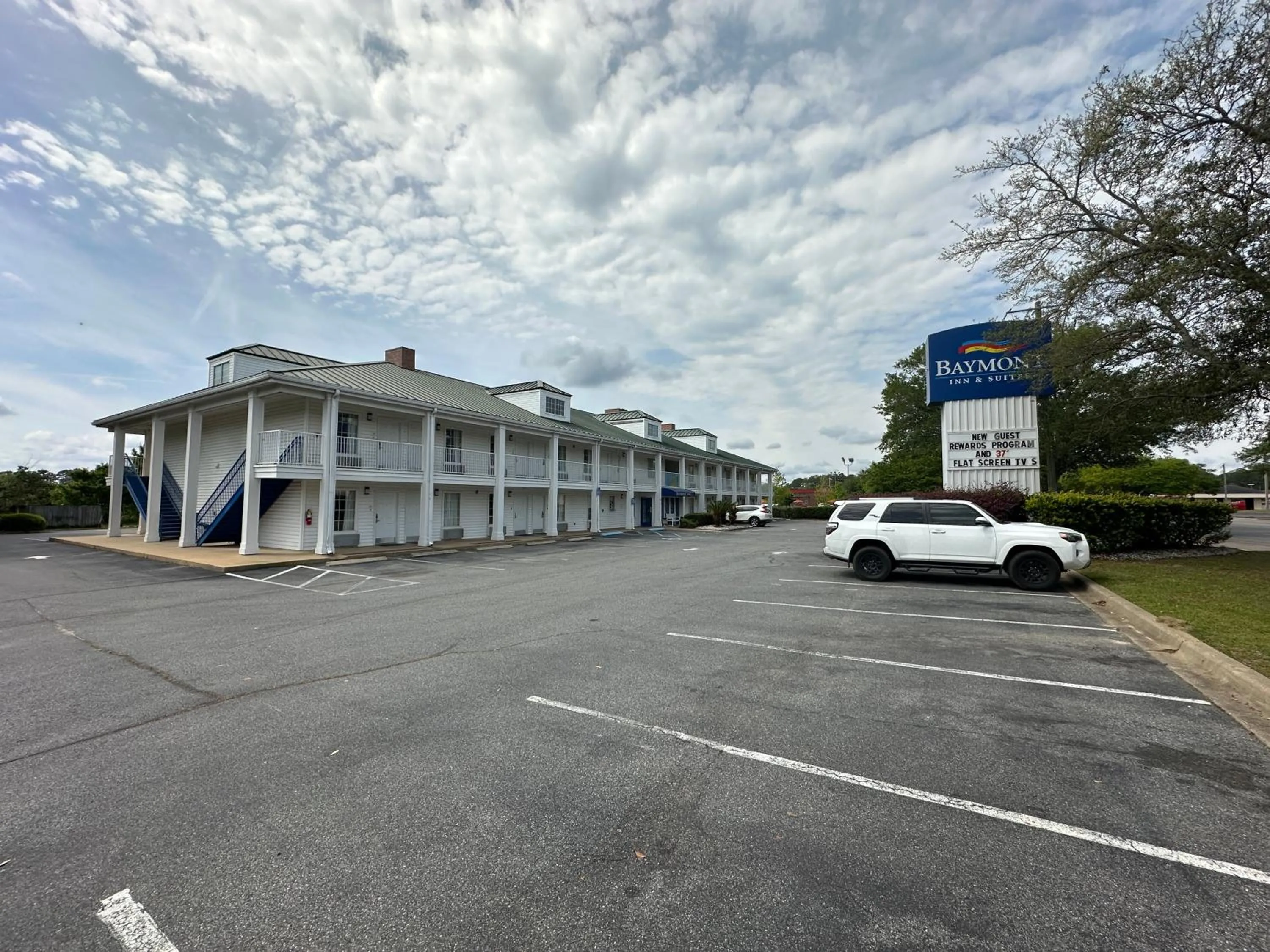 Property building in Baymont by Wyndham Thomasville