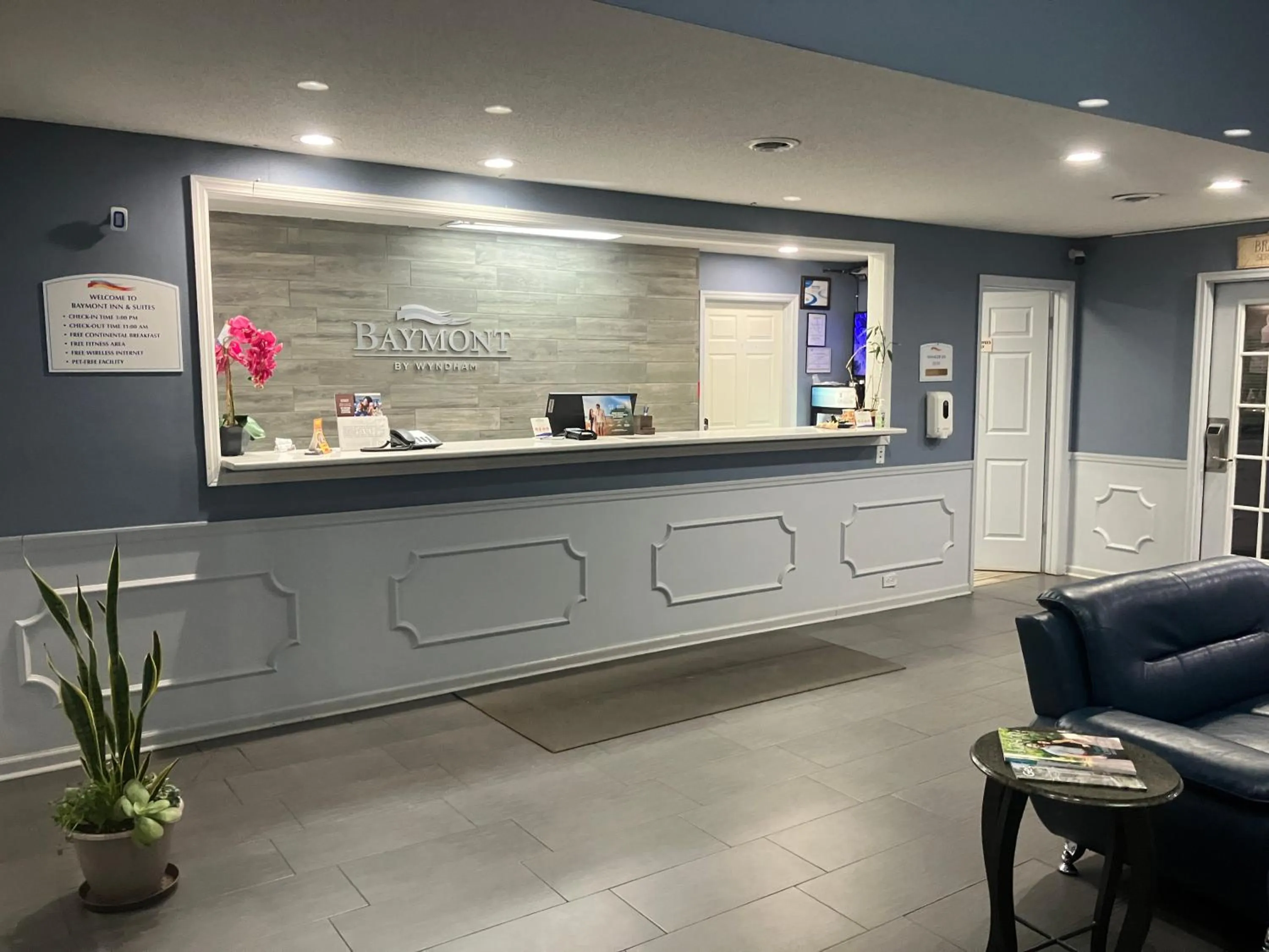 Lobby or reception in Baymont by Wyndham Warner Robins