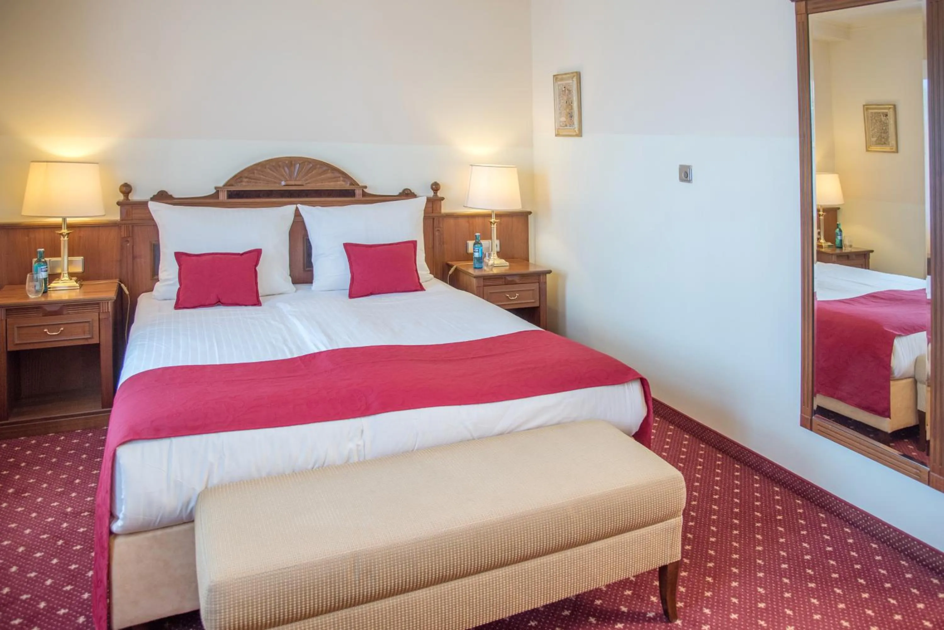 Bed in Landhotel Zum Hessenpark