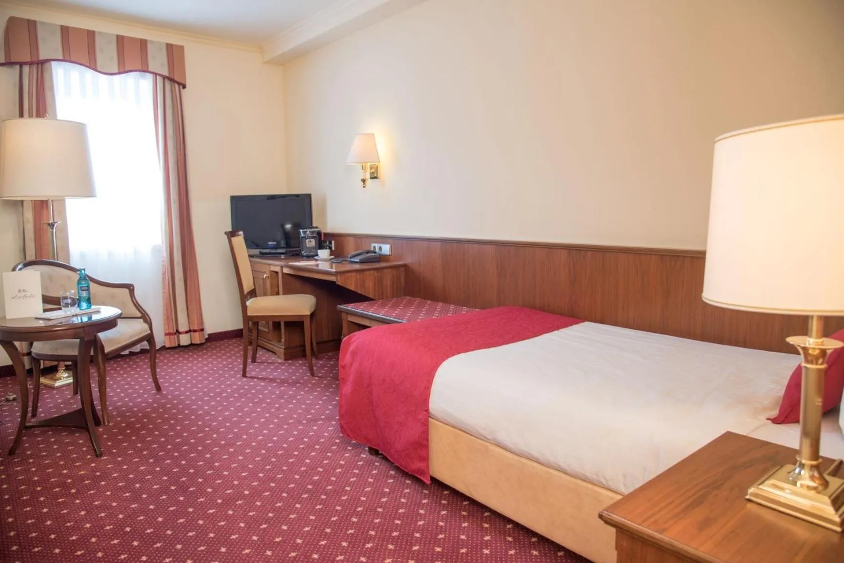 Bed in Landhotel Zum Hessenpark