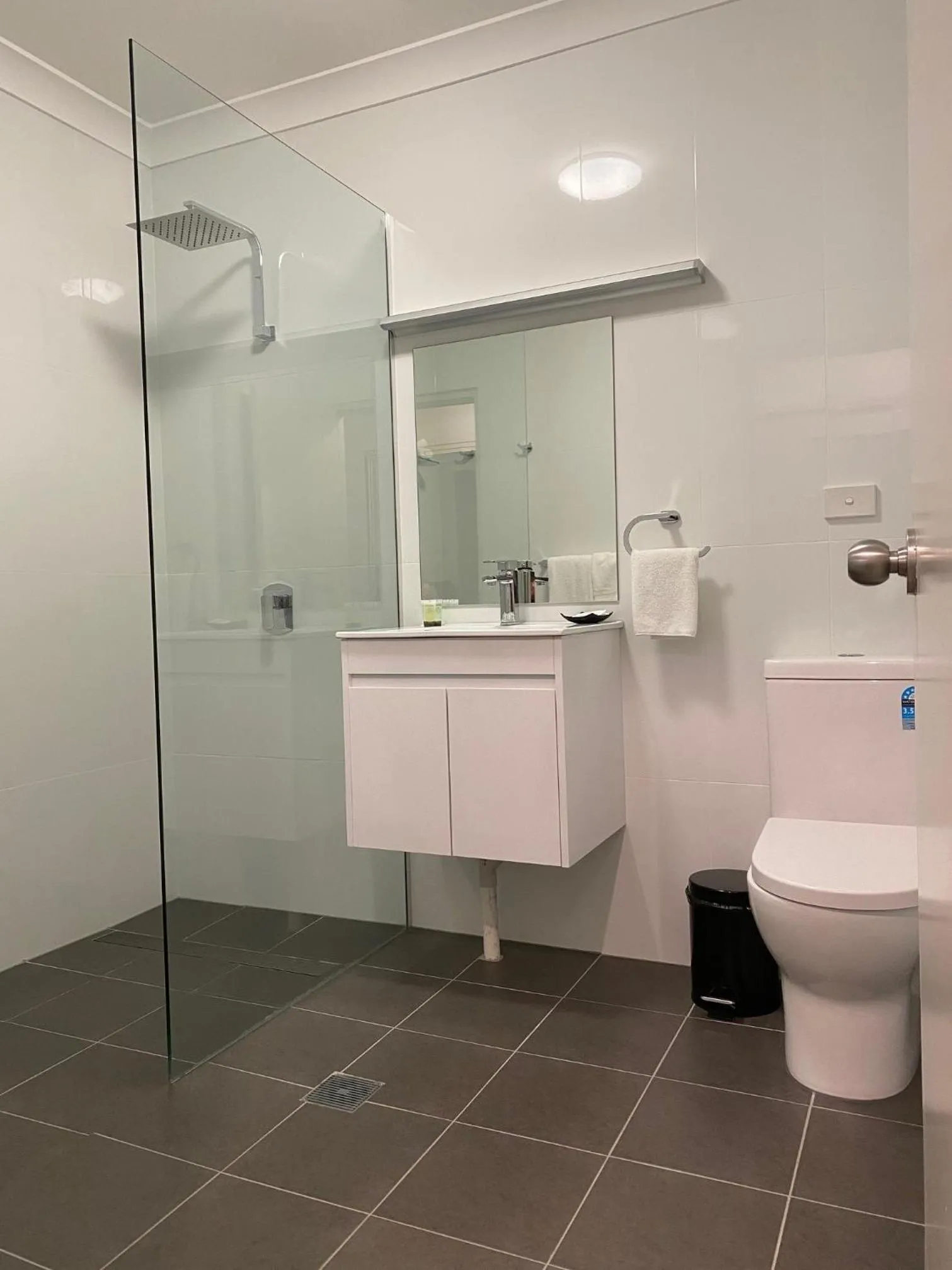 Bathroom in The Belmore Apartments Hotel