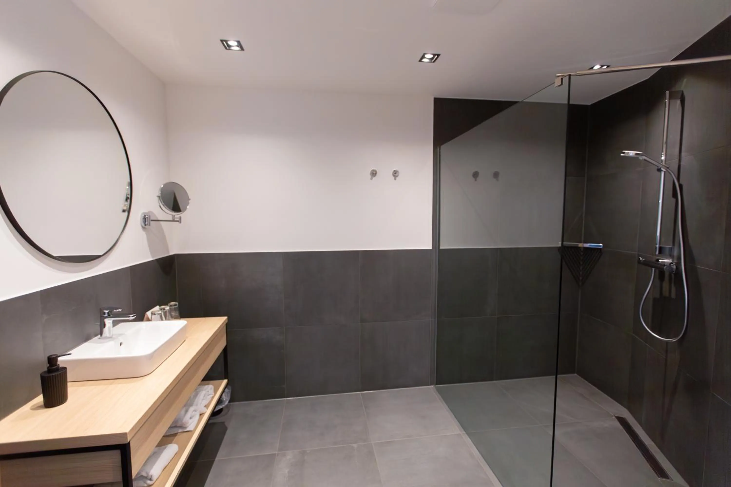 Shower in Stadthotel Lichtenfels