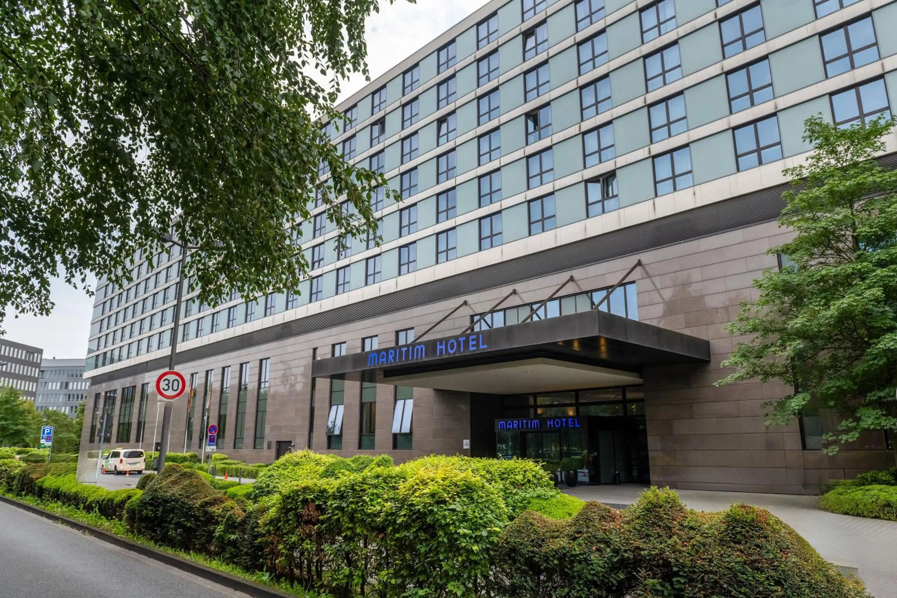 Facade/entrance in Maritim Hotel Düsseldorf