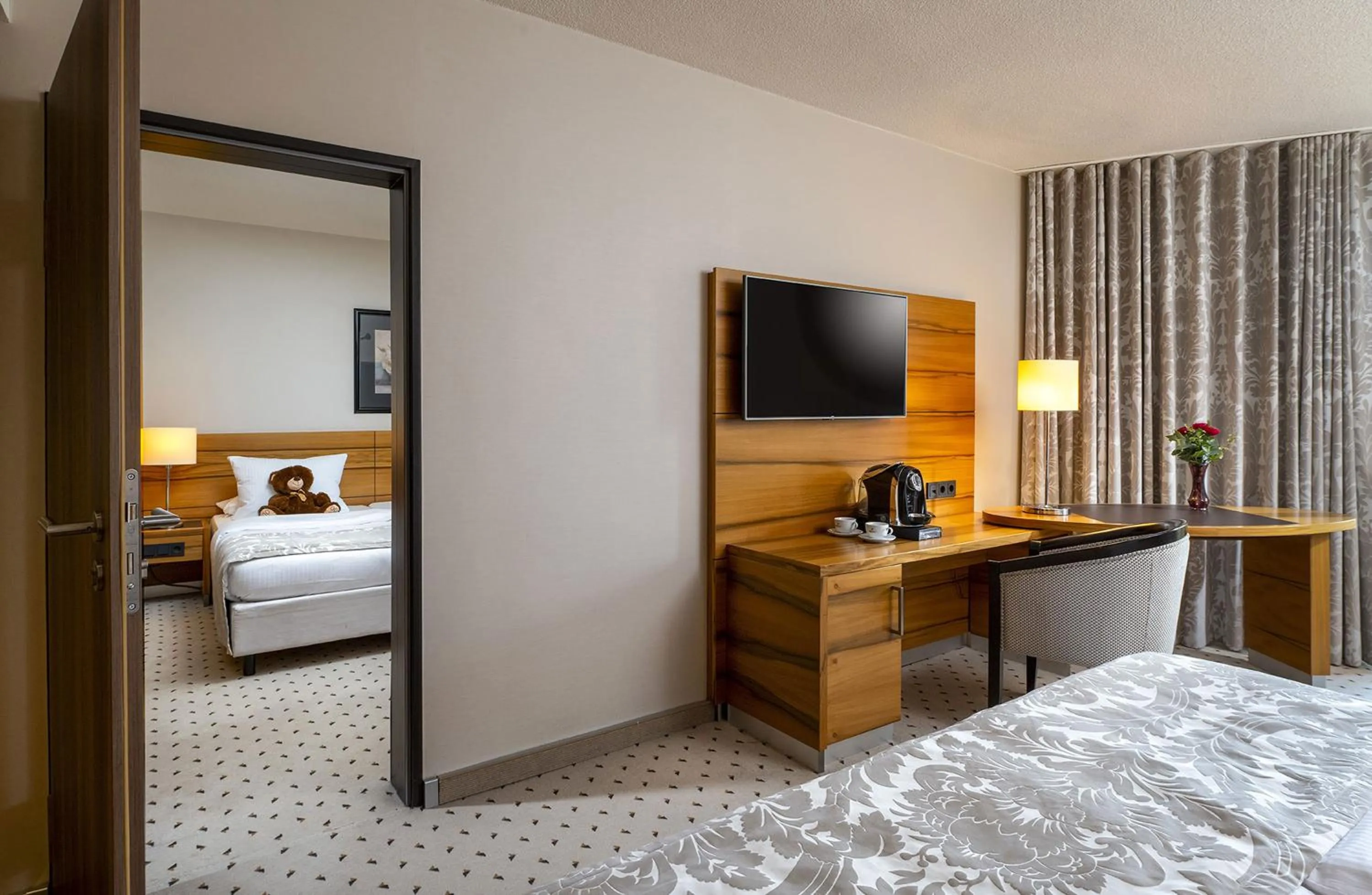 Photo of the whole room, Bed in Maritim Hotel Bad Homburg