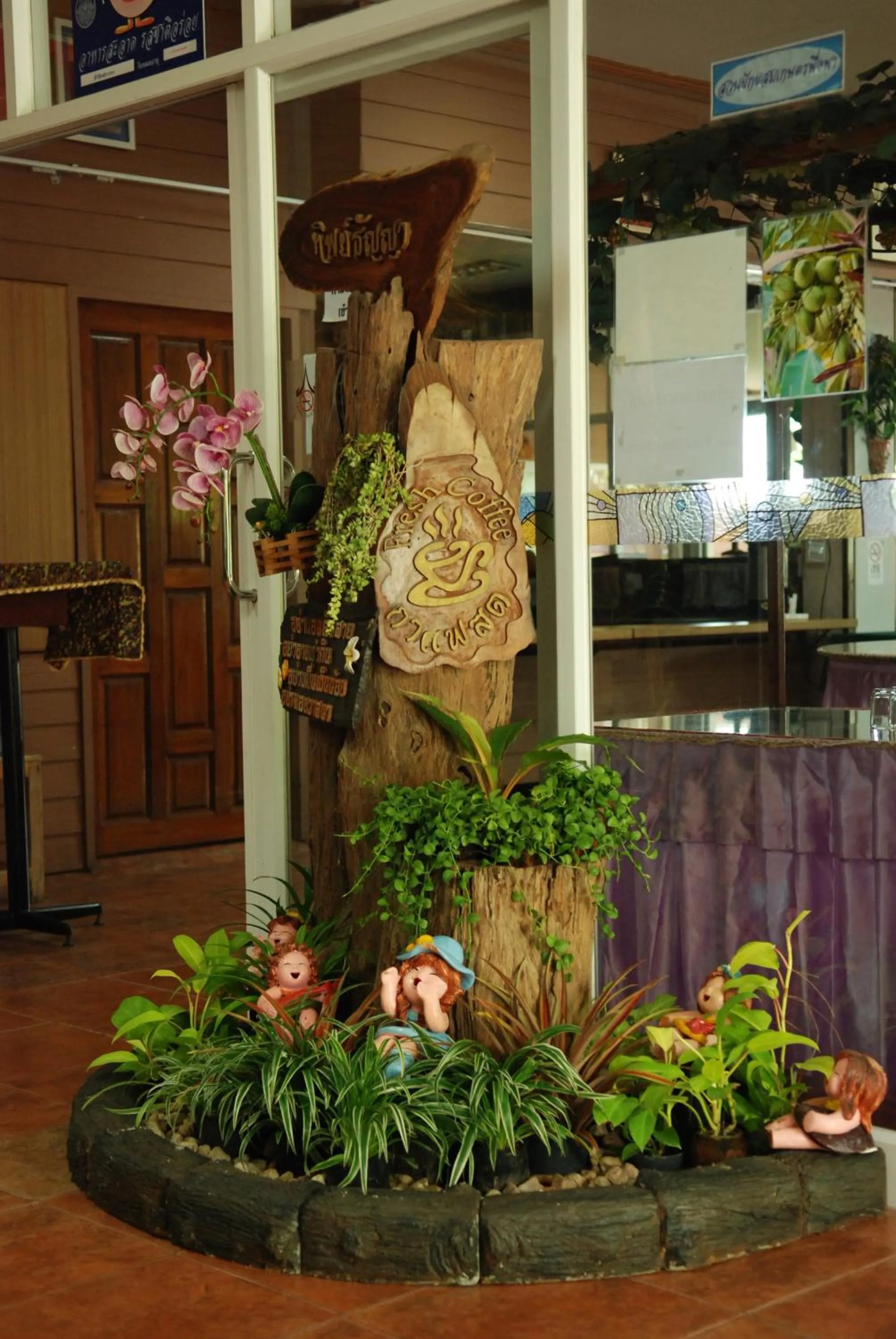 Decorative detail in Baantip Suantong