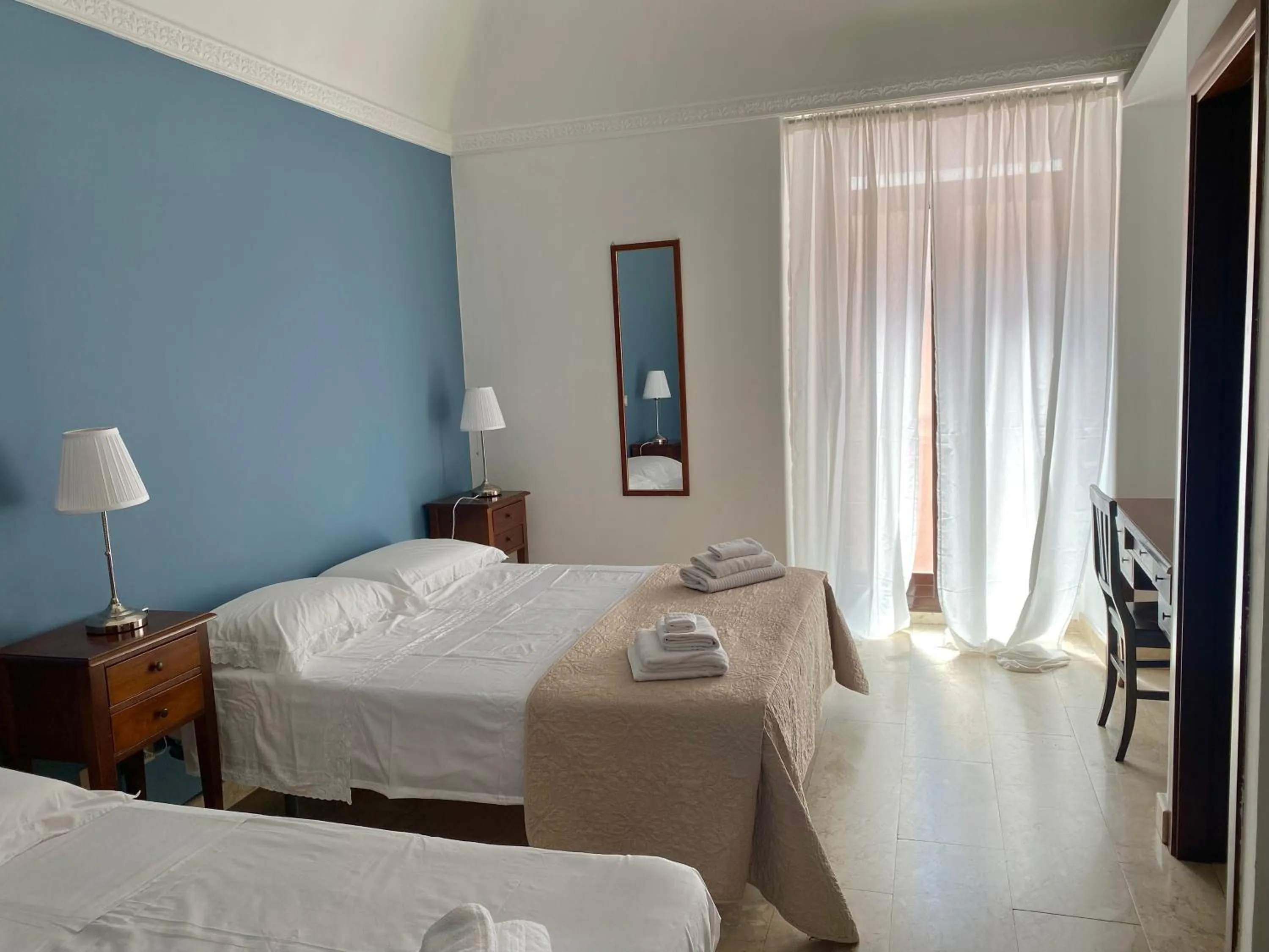 Bed in Etna Rosso b&b