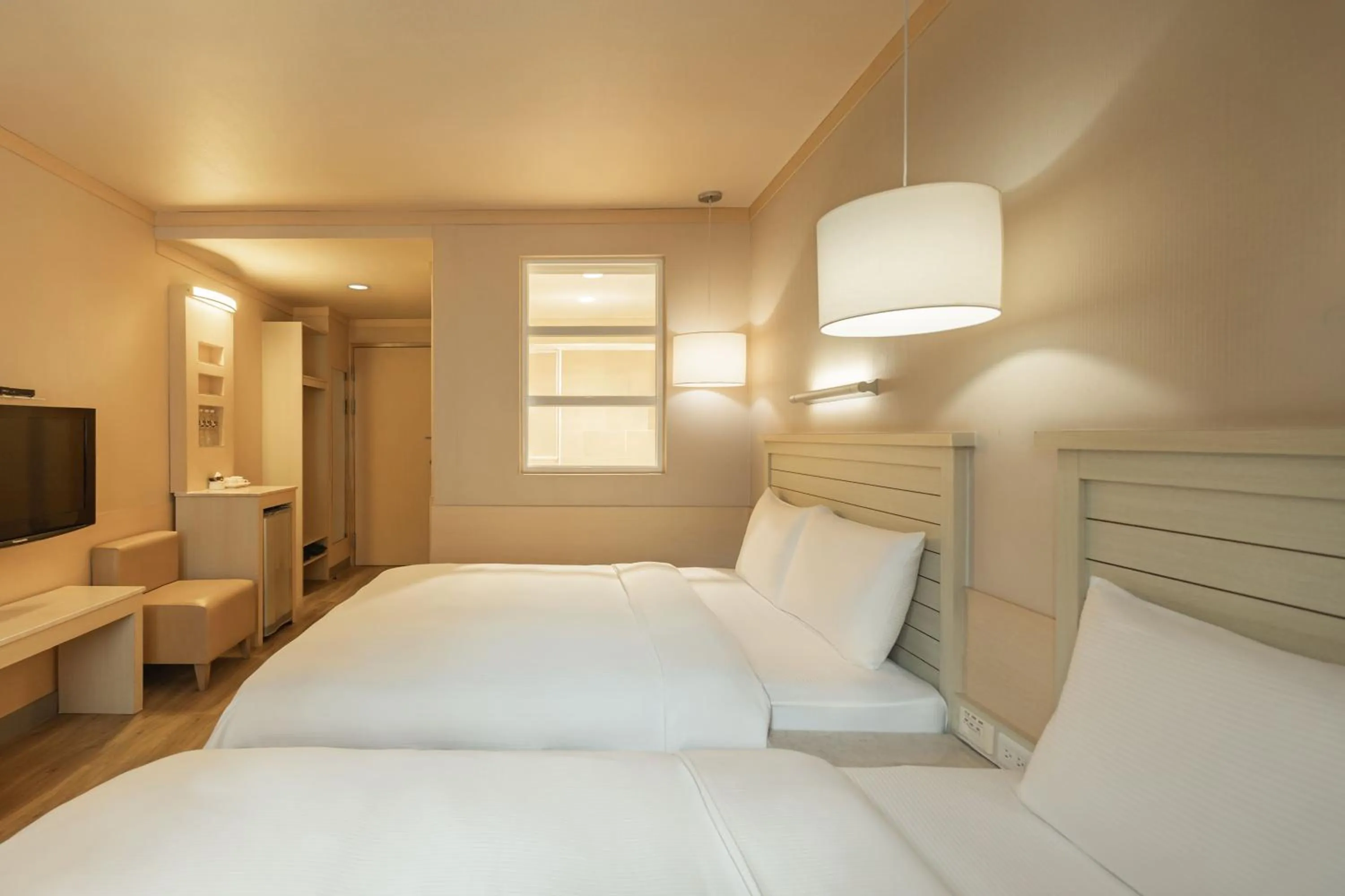 Coffee/tea facilities, Bed in Kindness Hotel - Jhong Jheng