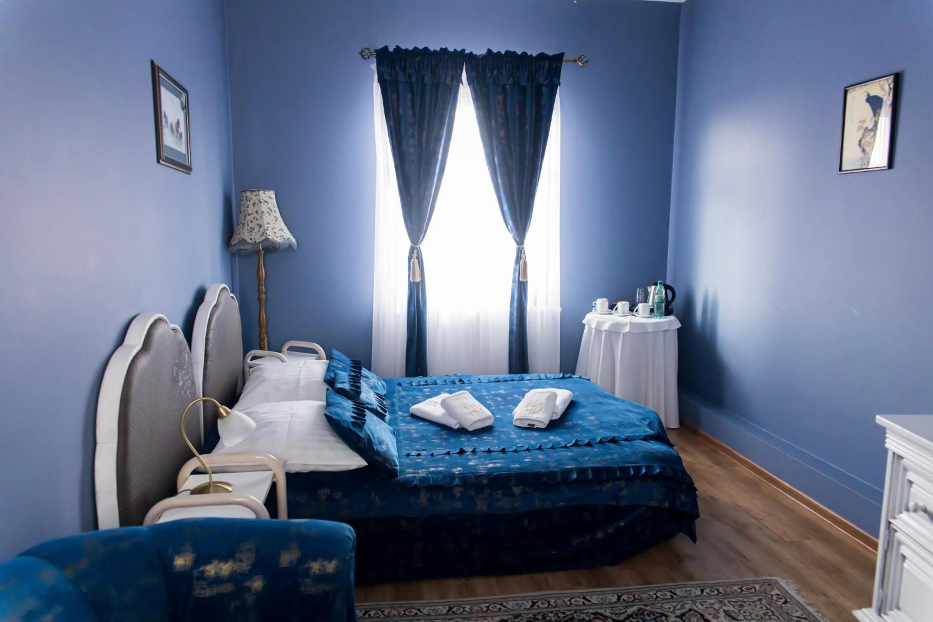 Bed in Hotel Napoleon