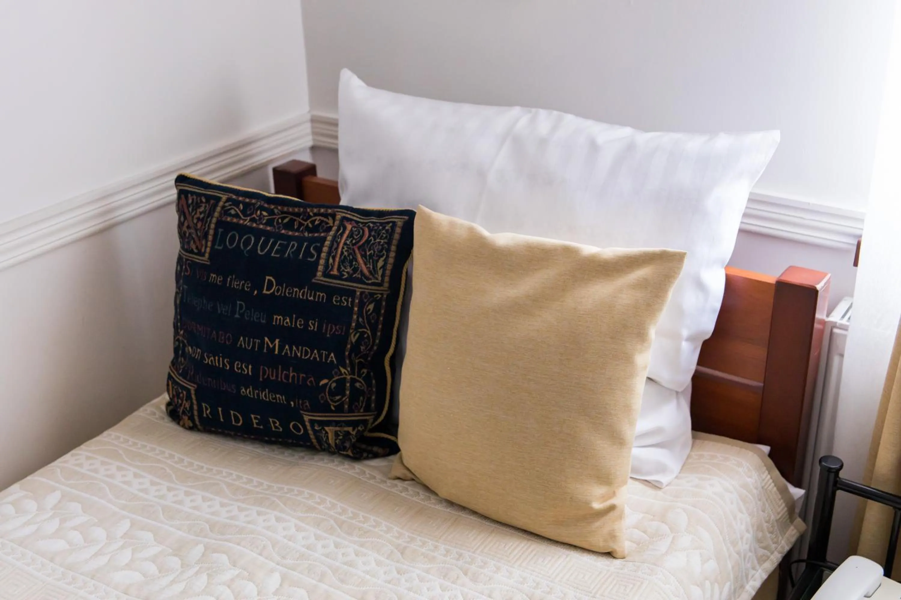 Bed in Hotel Napoleon