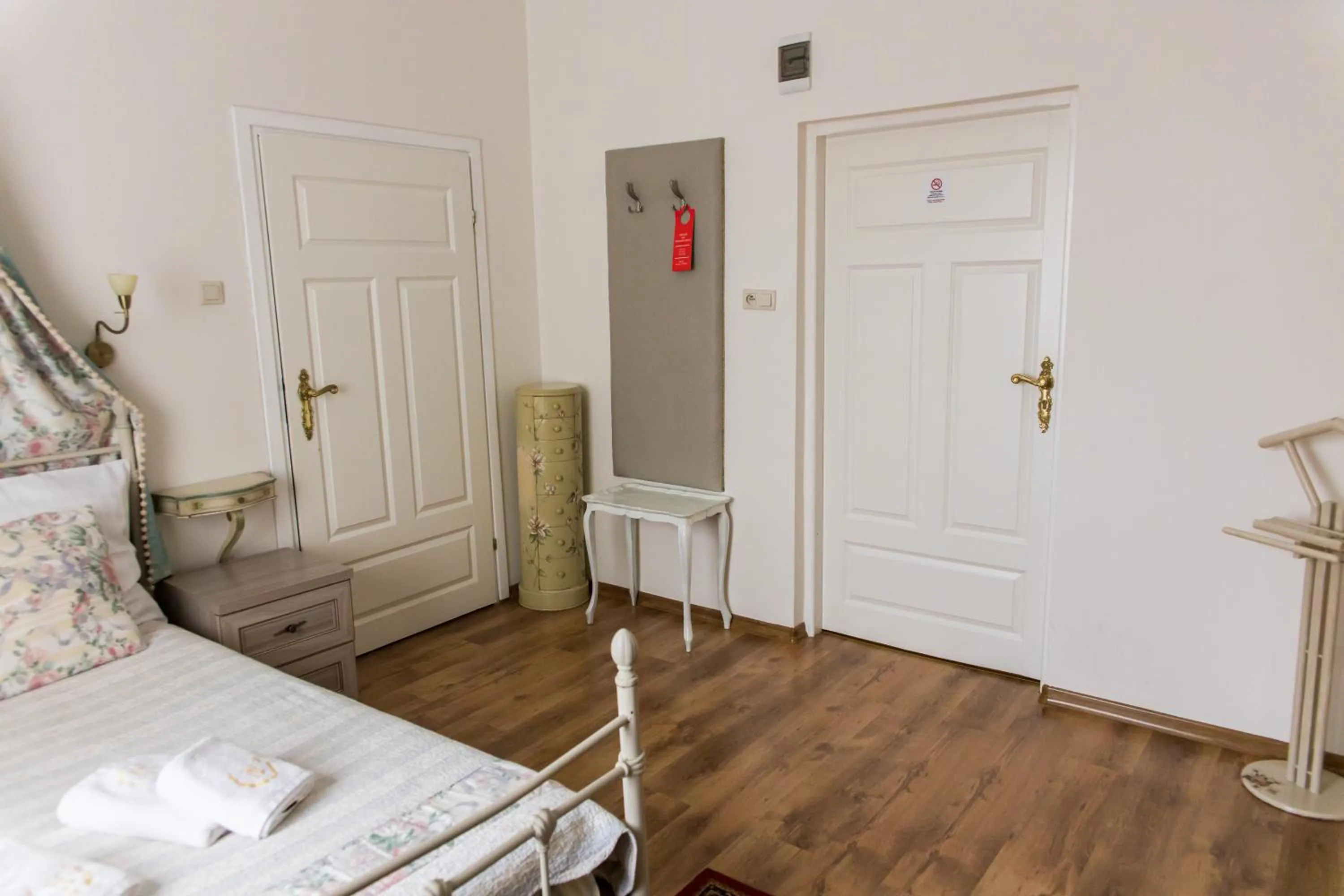 Bed in Hotel Napoleon