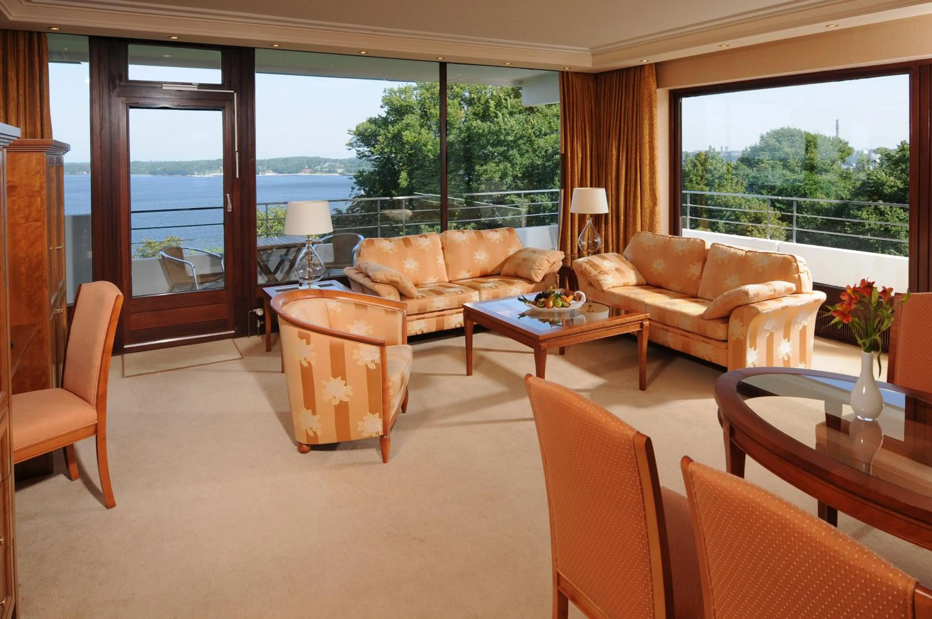 Living room in Maritim Hotel Bellevue Kiel