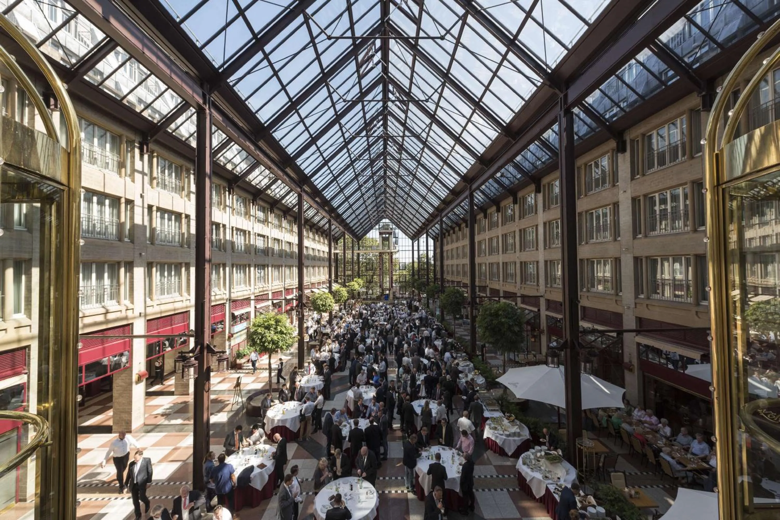 Lobby or reception in Maritim Hotel Köln