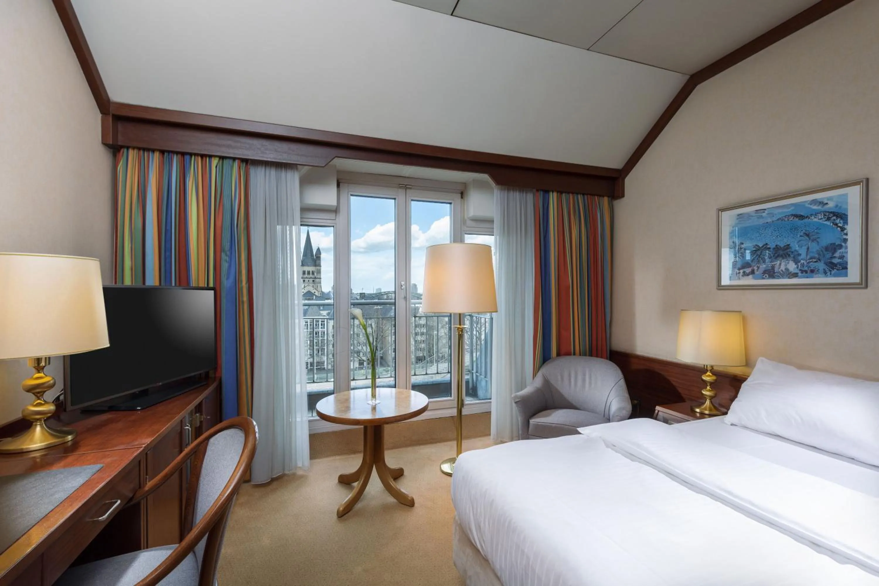 Bed in Maritim Hotel Köln