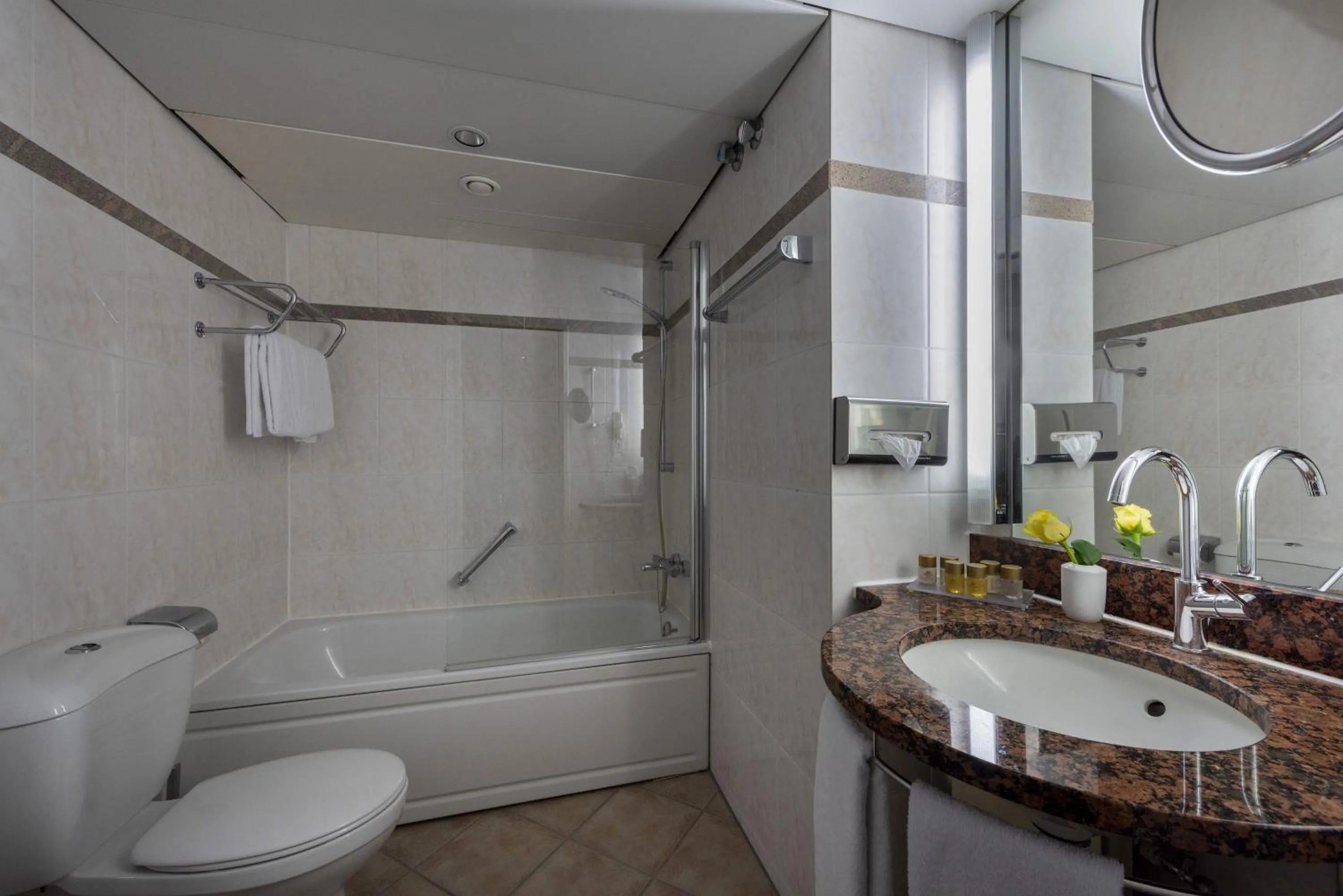 Bathroom in Maritim Strandhotel Travemünde