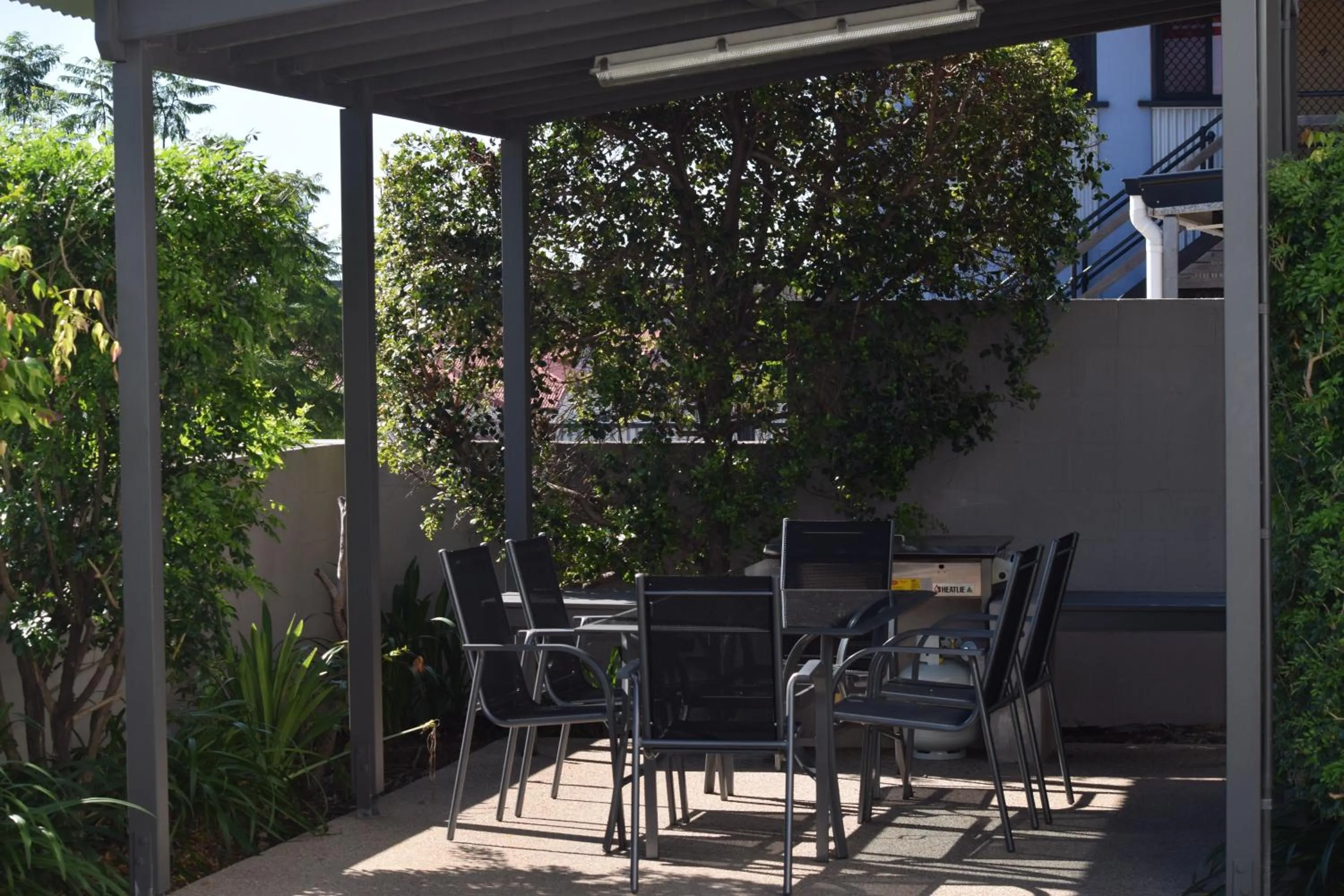 BBQ facilities in Gladstone Heights Executive Apartments