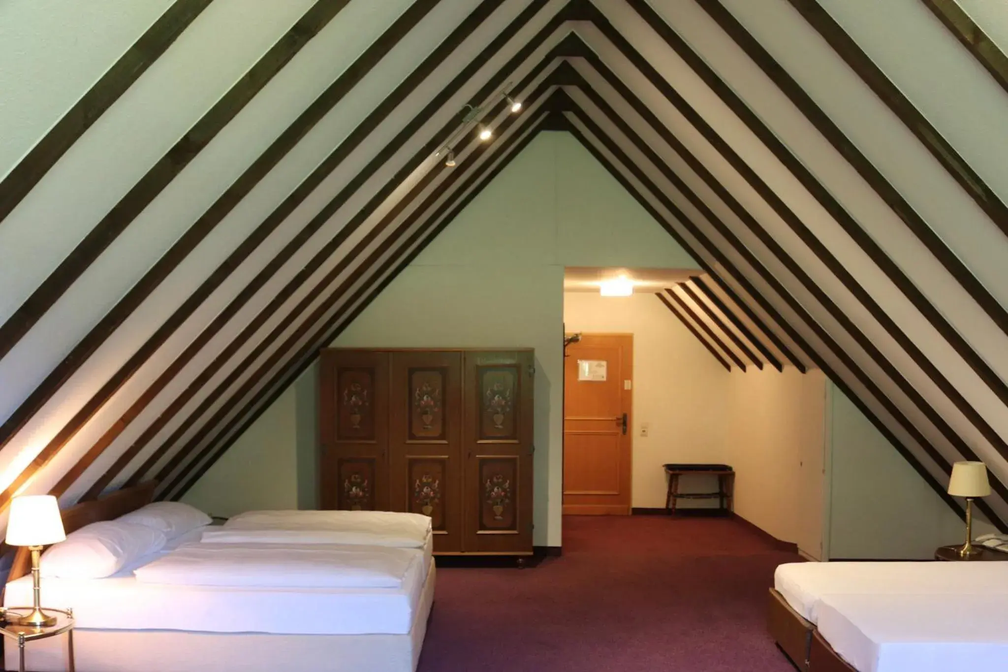 Vierbettzimmer in Sauerland Alpin Hotel Vierbettzimmer in Sauerland Alpin Hotel