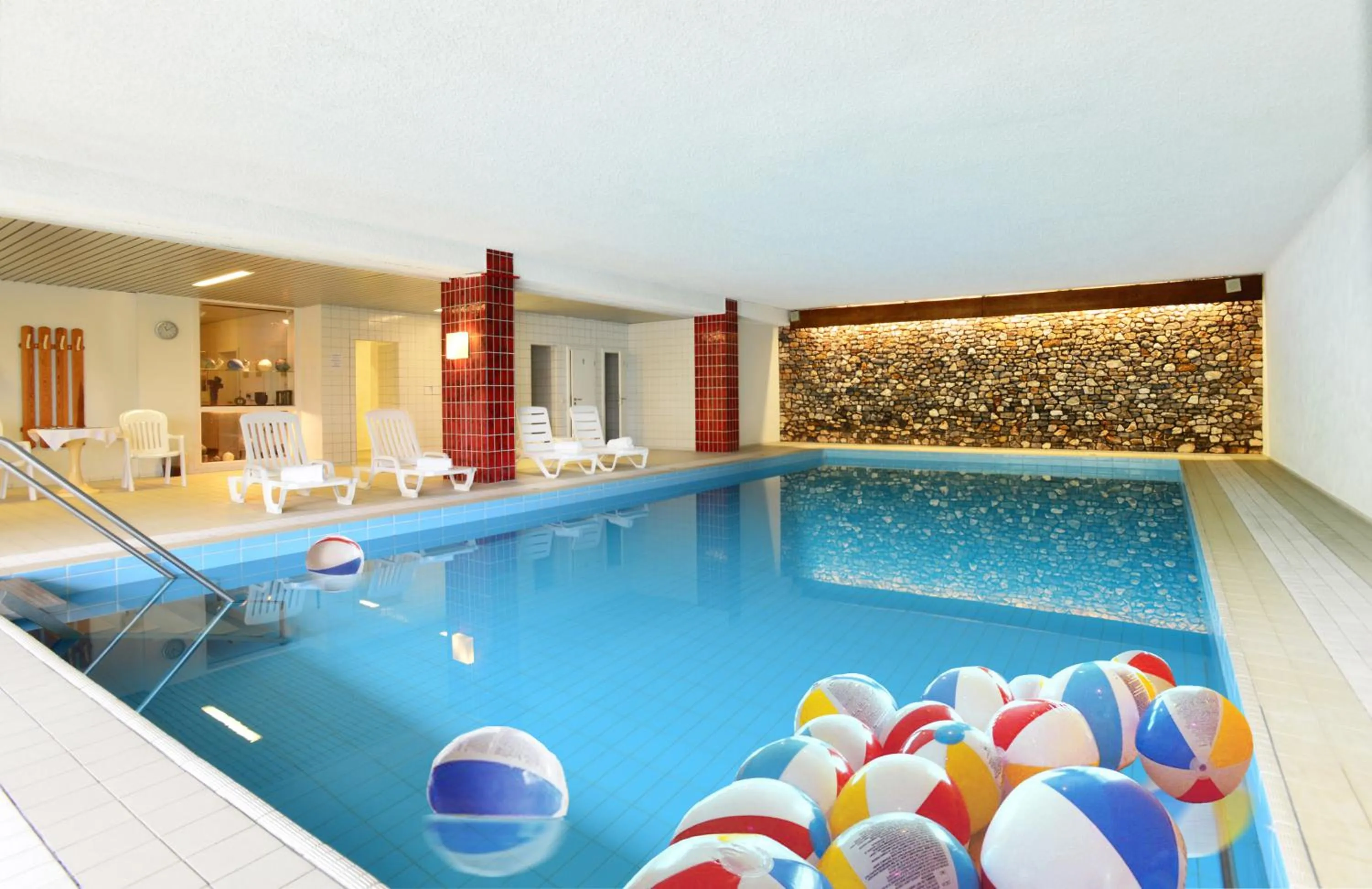 Swimming pool in Sauerland Alpin Hotel