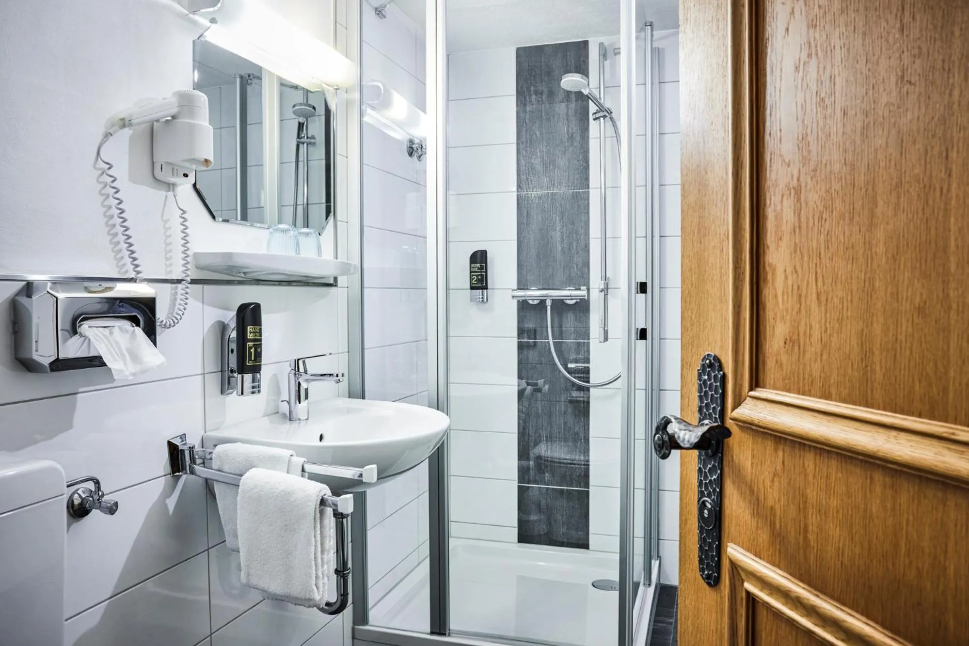 Bathroom in Sauerland Alpin Hotel