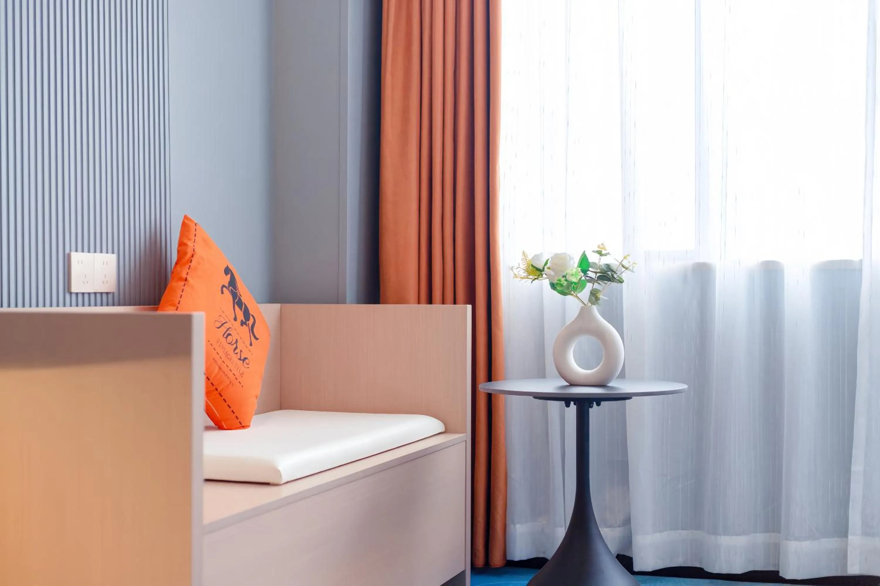 Living room in Xinghe Yuezhi S Hotel to Guangzhou Yuexiu Park Railway Station Subway station