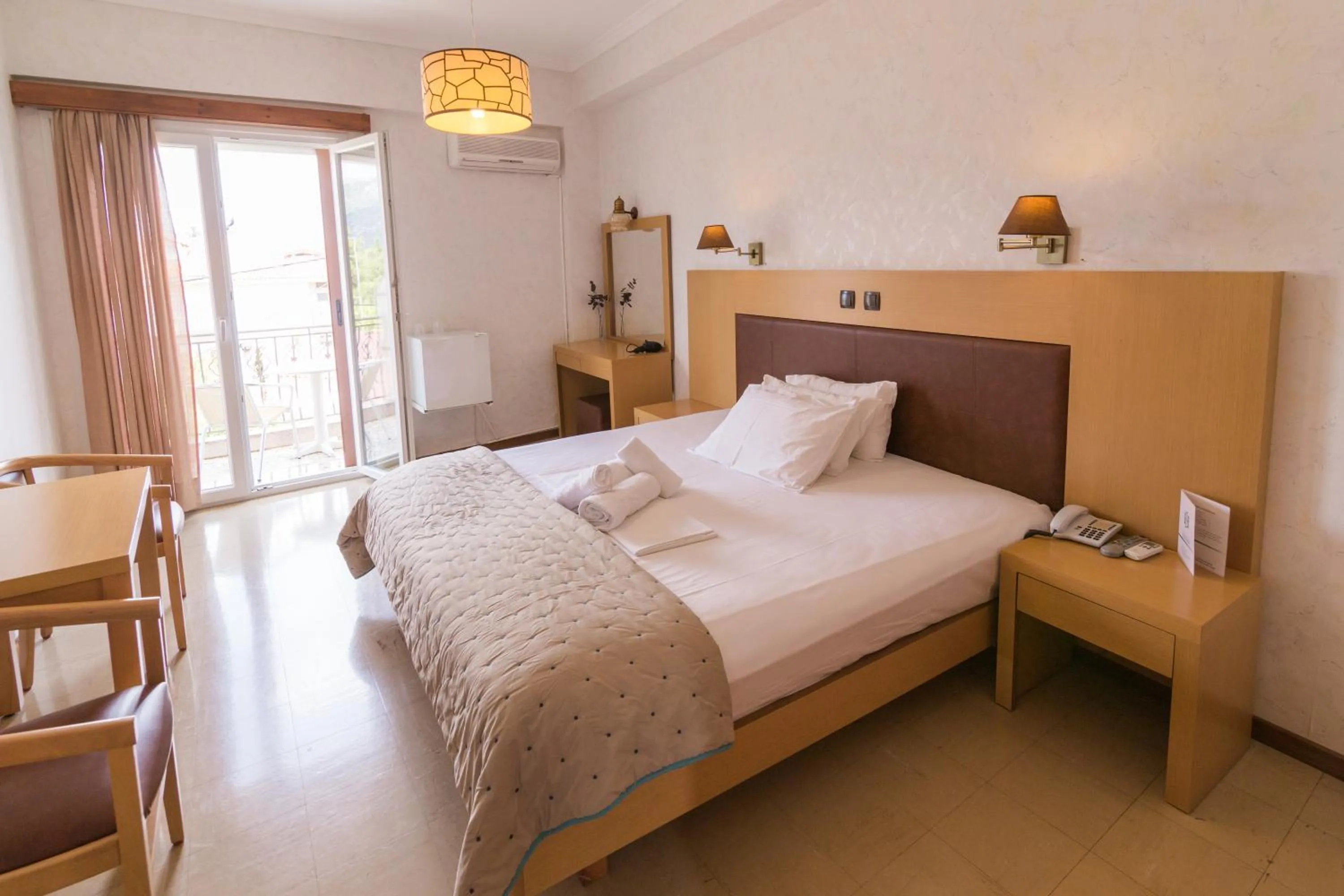 Photo of the whole room, Bed in Idillion