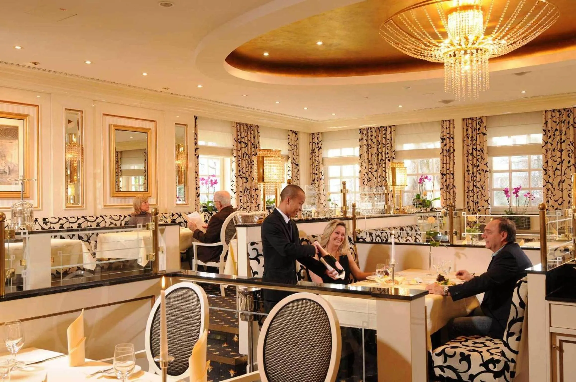 Staff in Maritim Seehotel Timmendorfer Strand