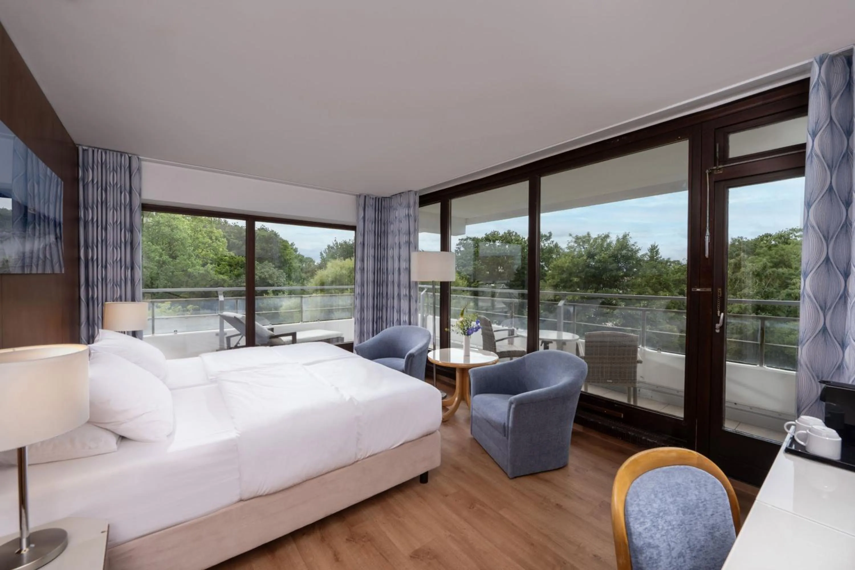 Photo of the whole room, Bed in Maritim Seehotel Timmendorfer Strand