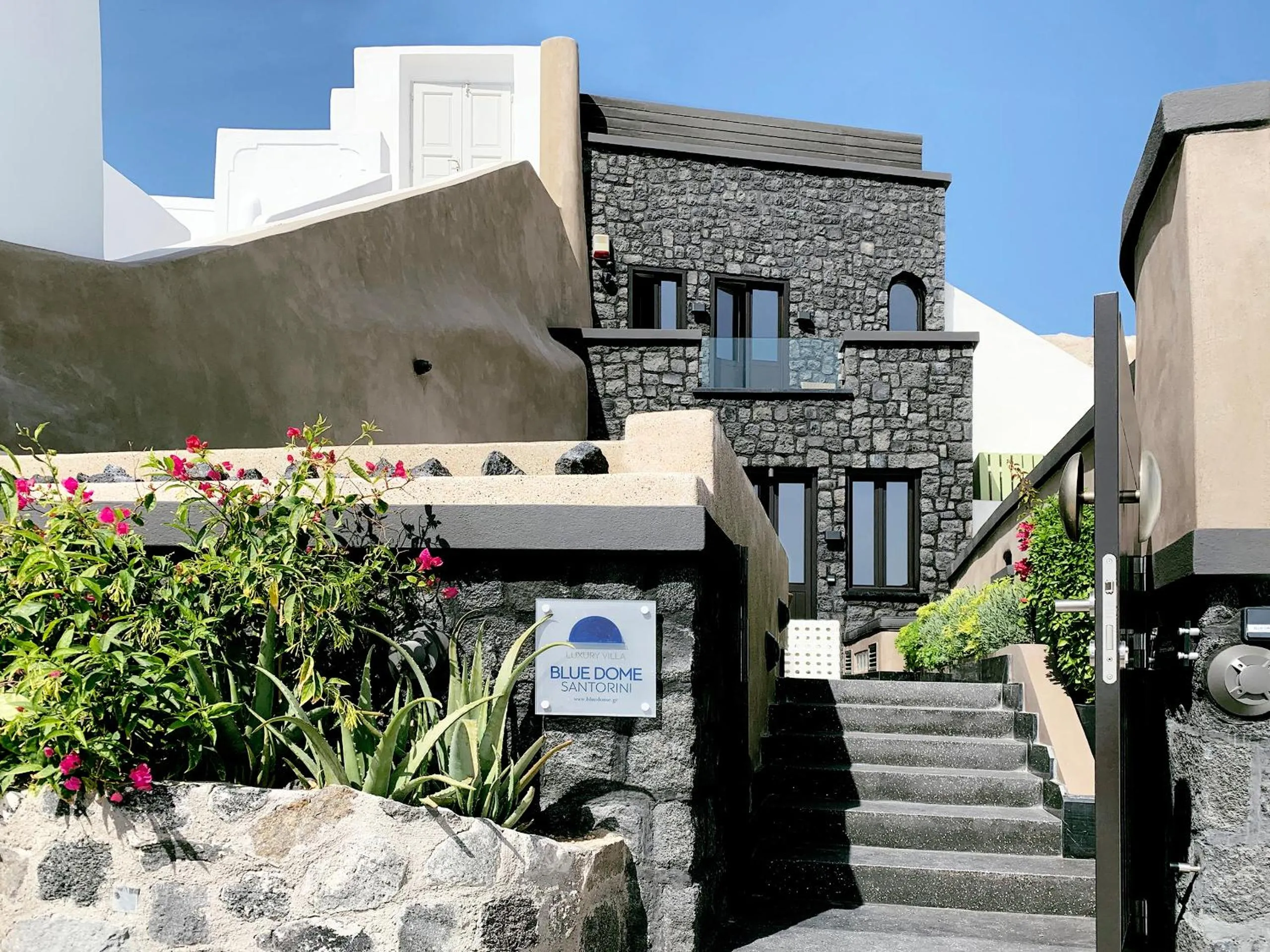 Facade/entrance in Luxury Villa Blue Dome Santorini