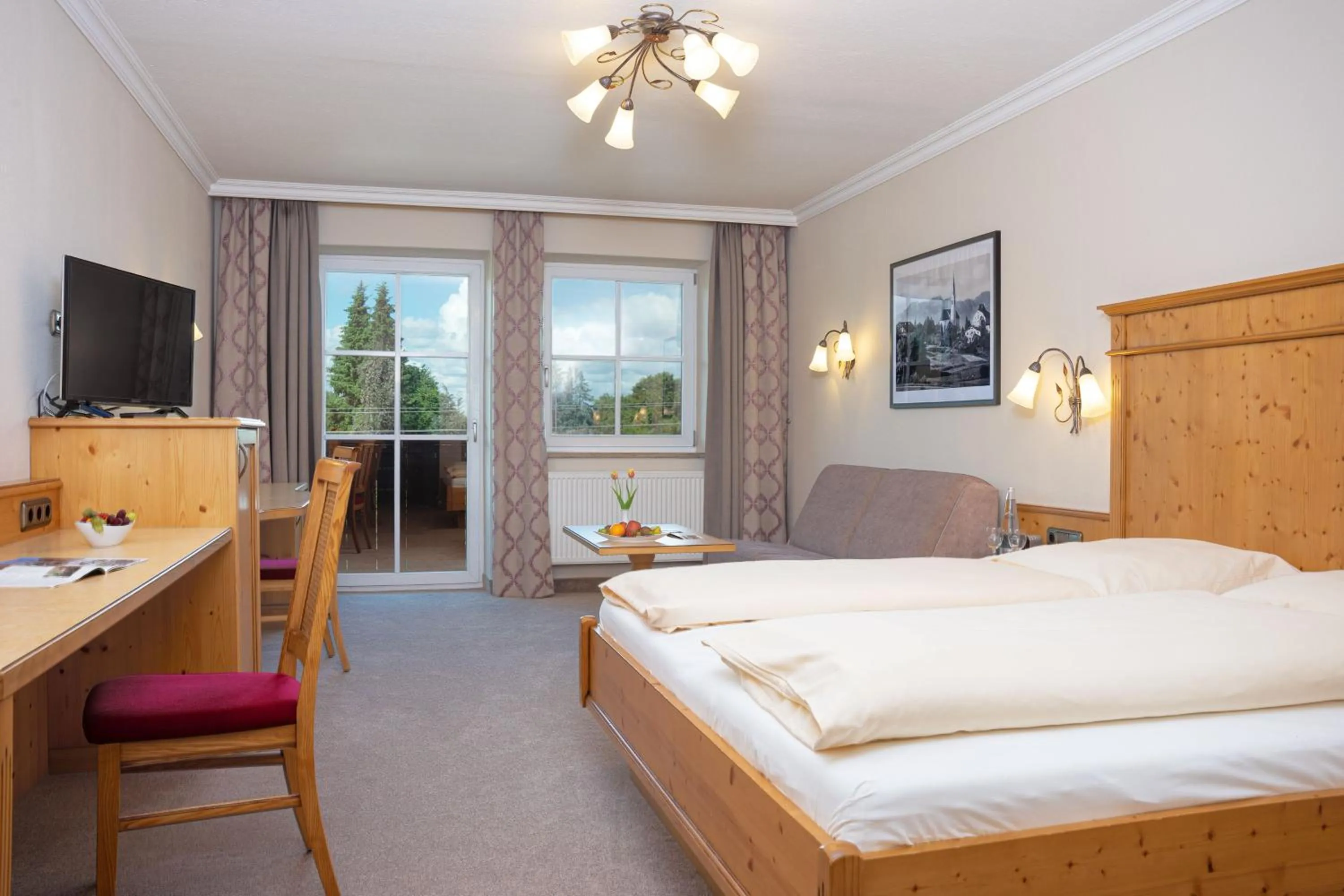 Photo of the whole room, Bed in Hotel zur Post