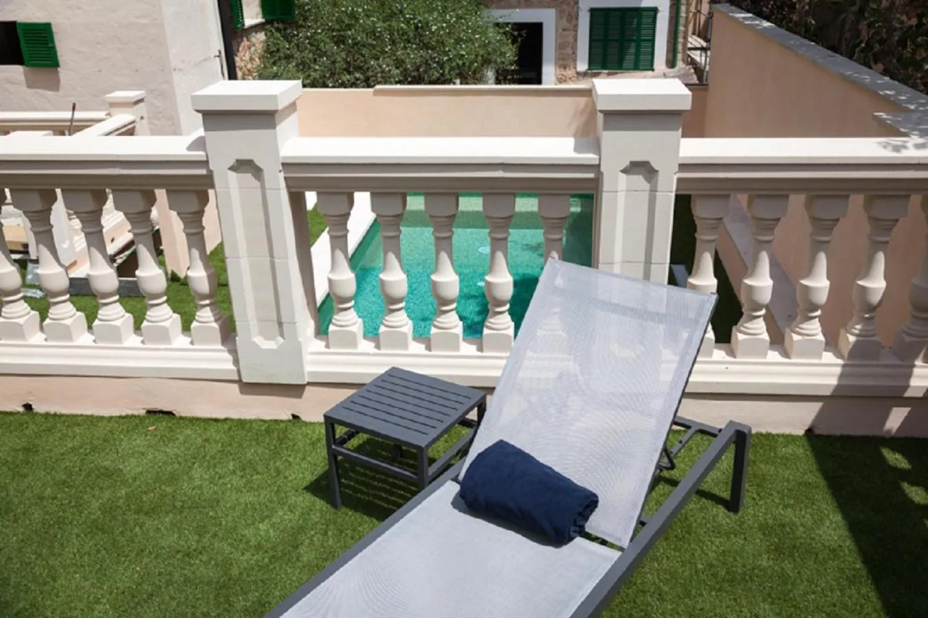 Swimming pool in Hotel El Guía