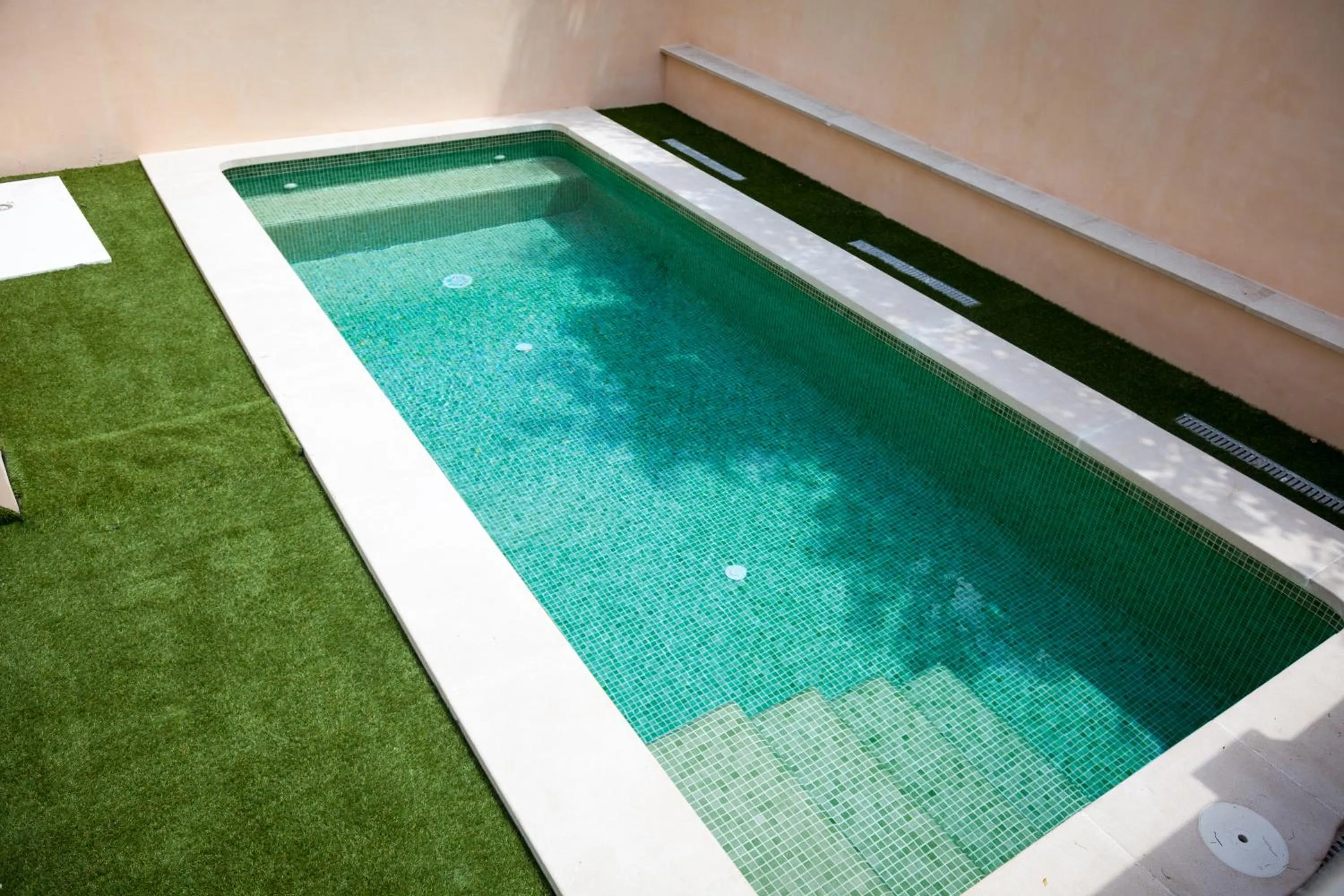 Swimming pool in Hotel El Guía