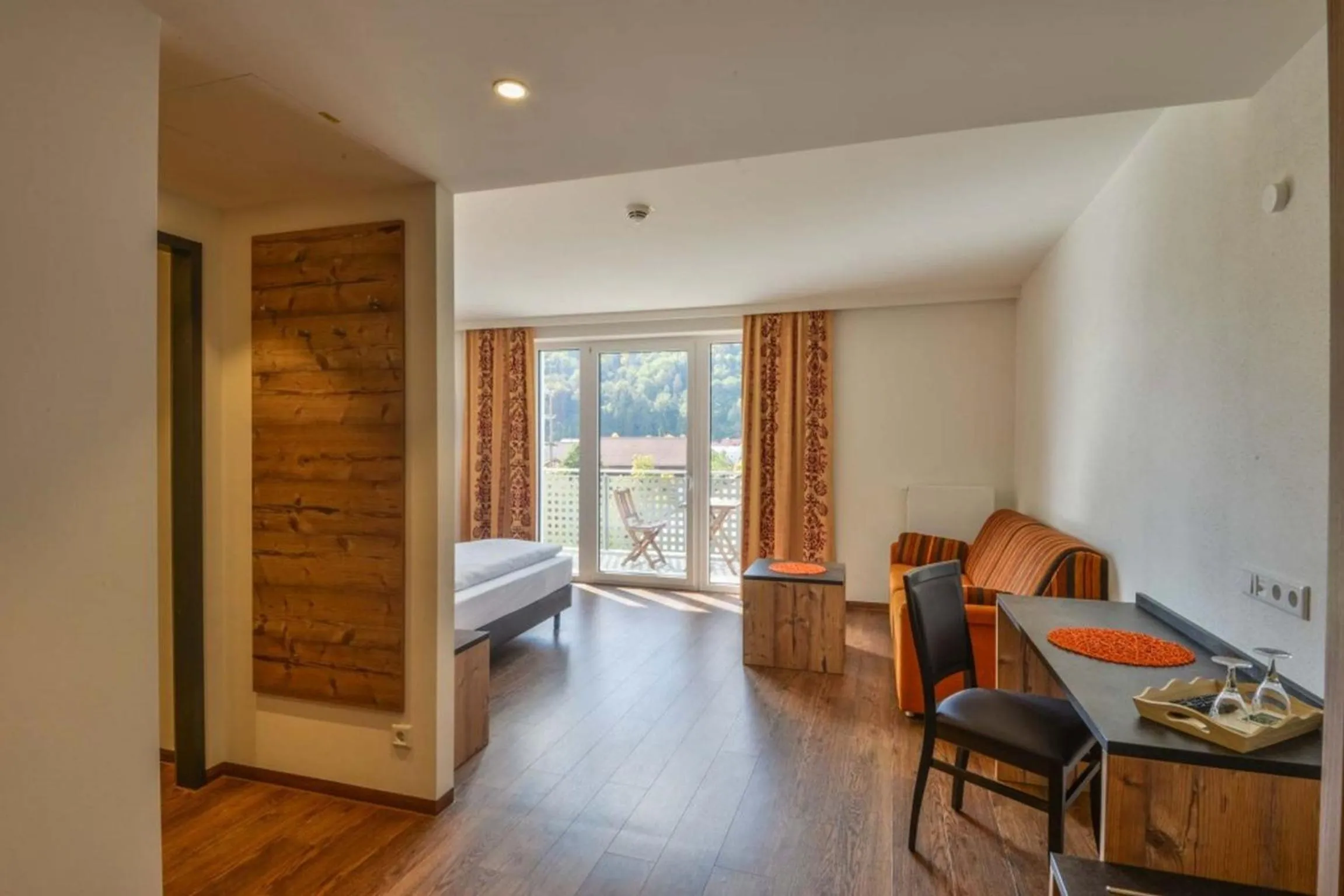 Photo of the whole room, Bed in Hotel Gasthof Heckl