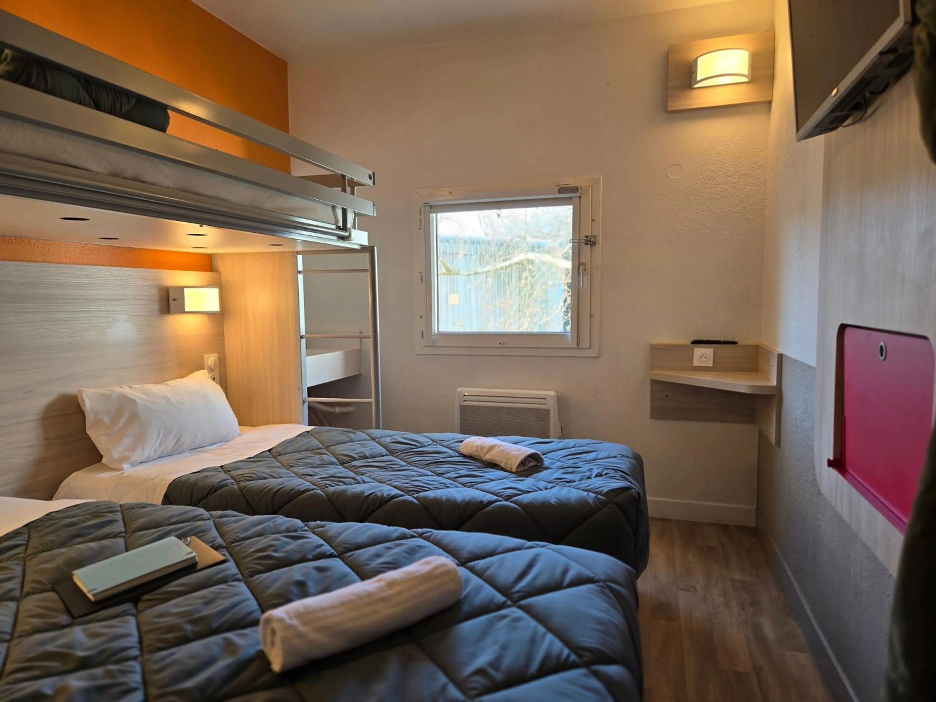 Bed in Premiere Classe Thionville - Yutz