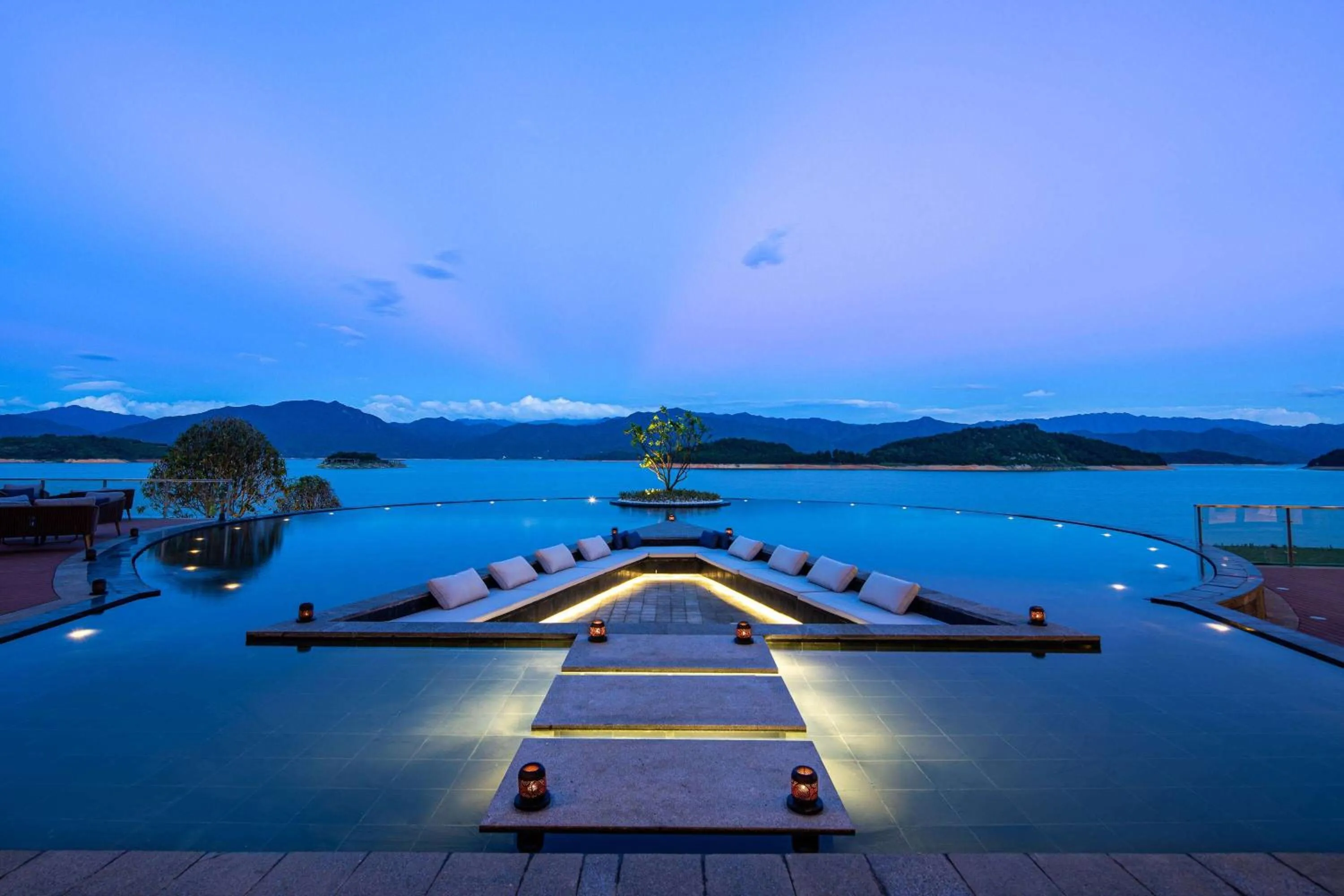 Pool view in Ramada by Wyndham Chenzhou Dongjiang Lake