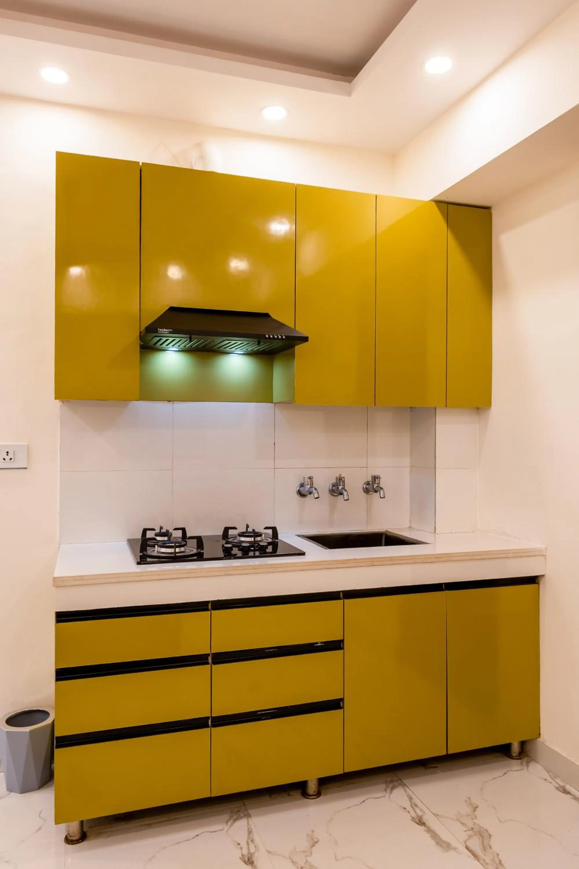 Kitchen or kitchenette in PK Boutique Hotel Noida Expressway