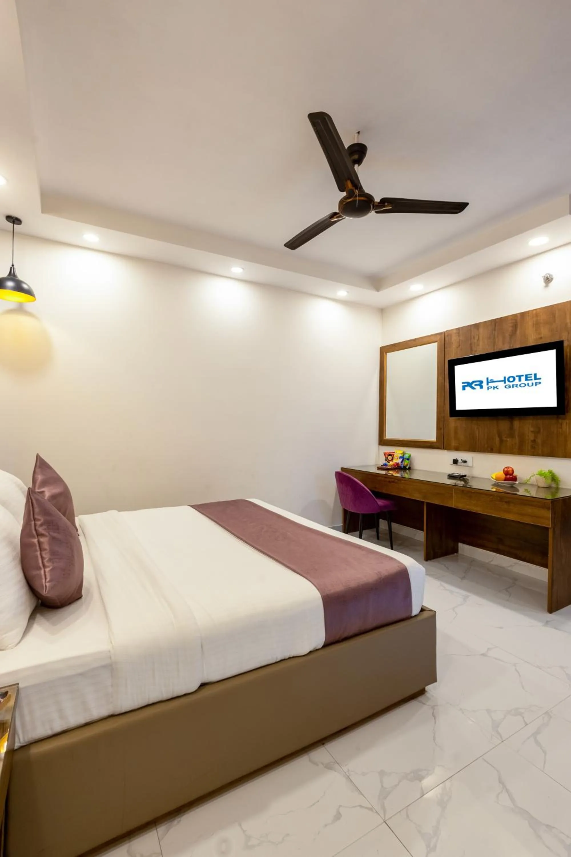 Bed in PK Boutique Hotel Noida Expressway