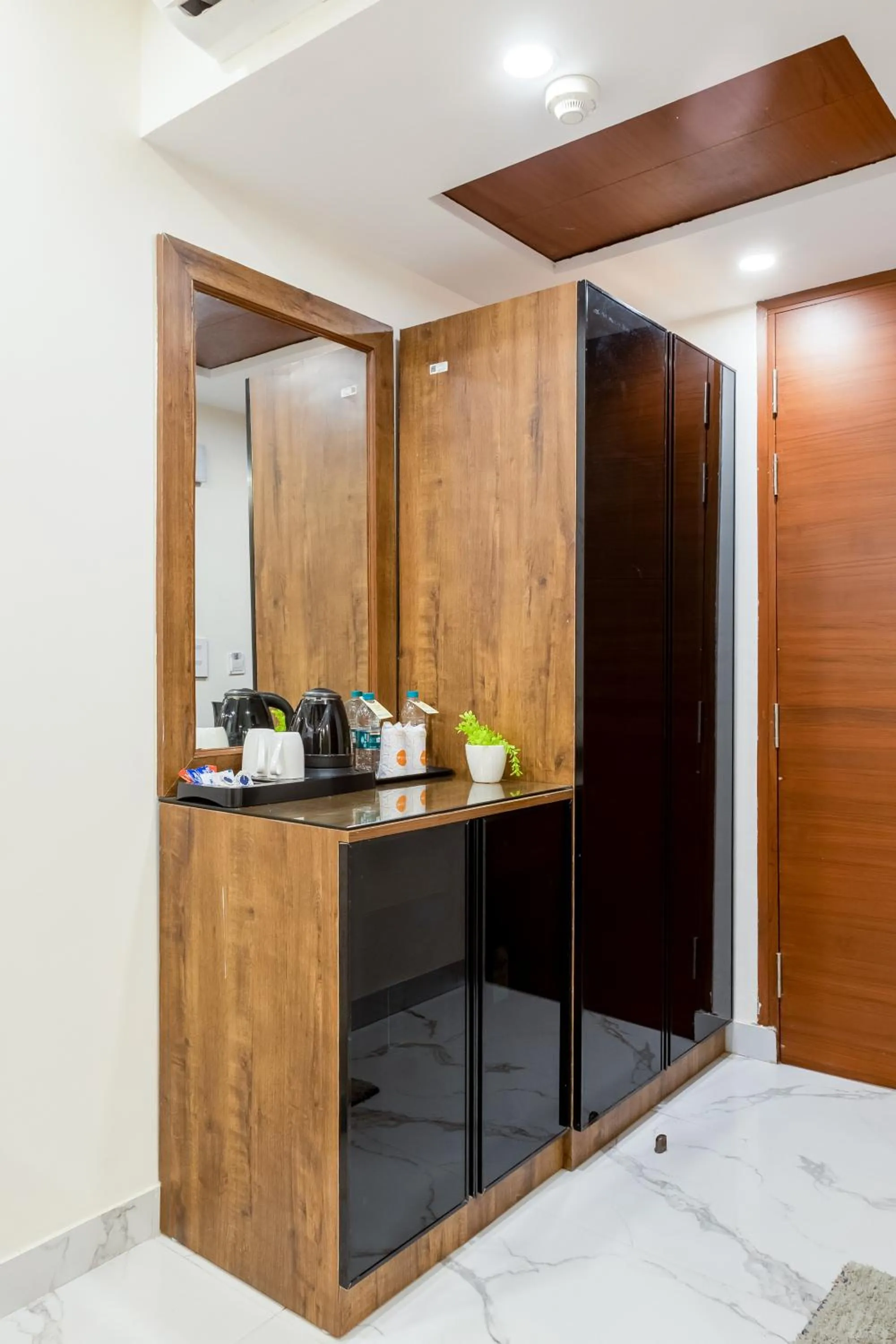 Coffee/tea facilities in PK Boutique Hotel Noida Expressway