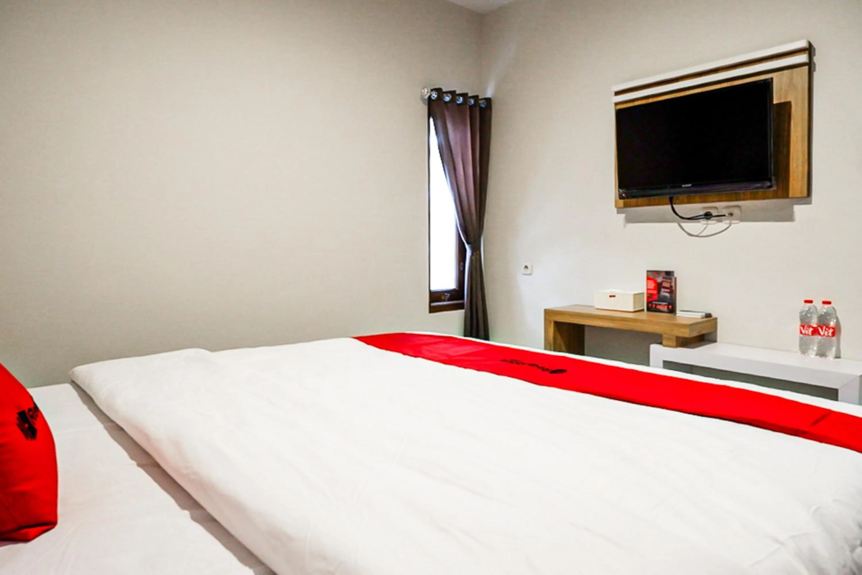 Bedroom, Bed in RedDoorz near Sleman City Hall 2