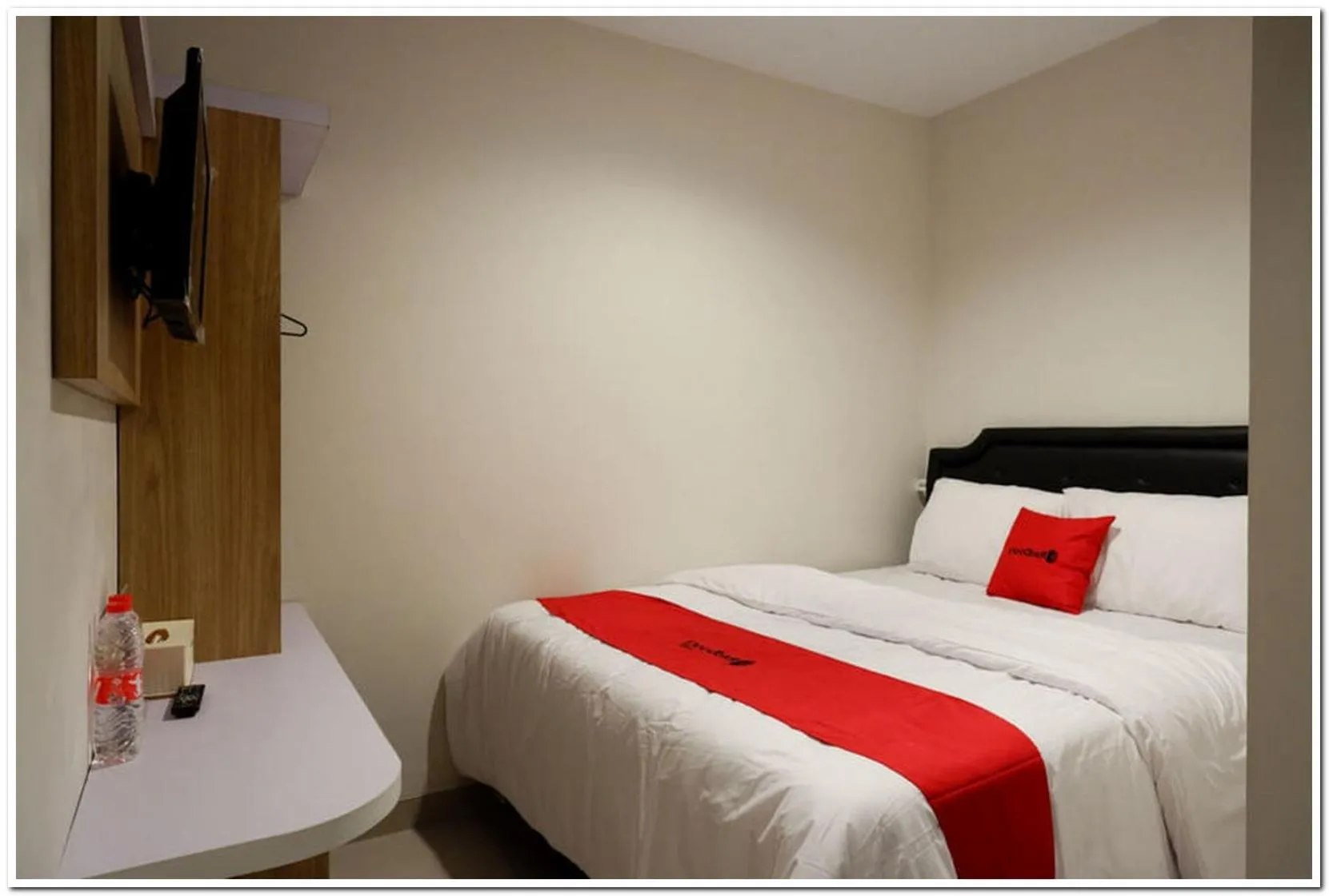 Bedroom, Bed in RedDoorz near Sleman City Hall 2