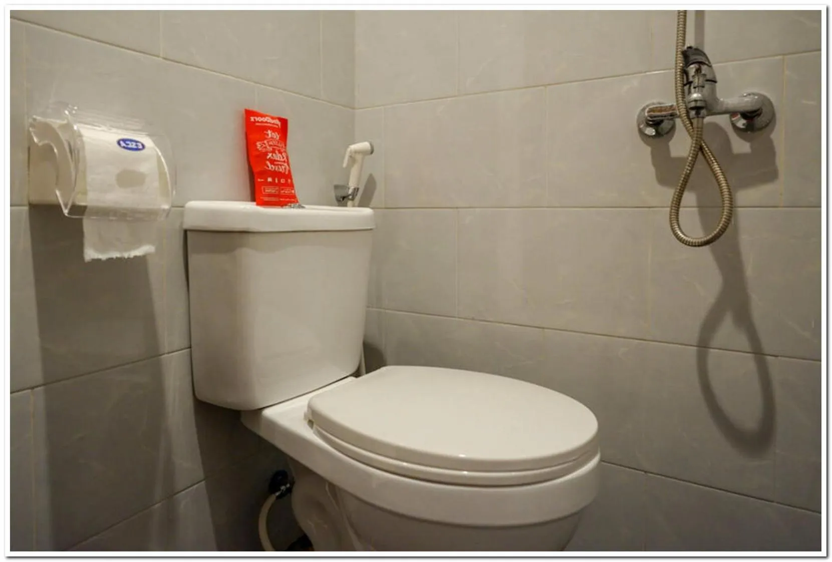 Bathroom in RedDoorz near Sleman City Hall 2