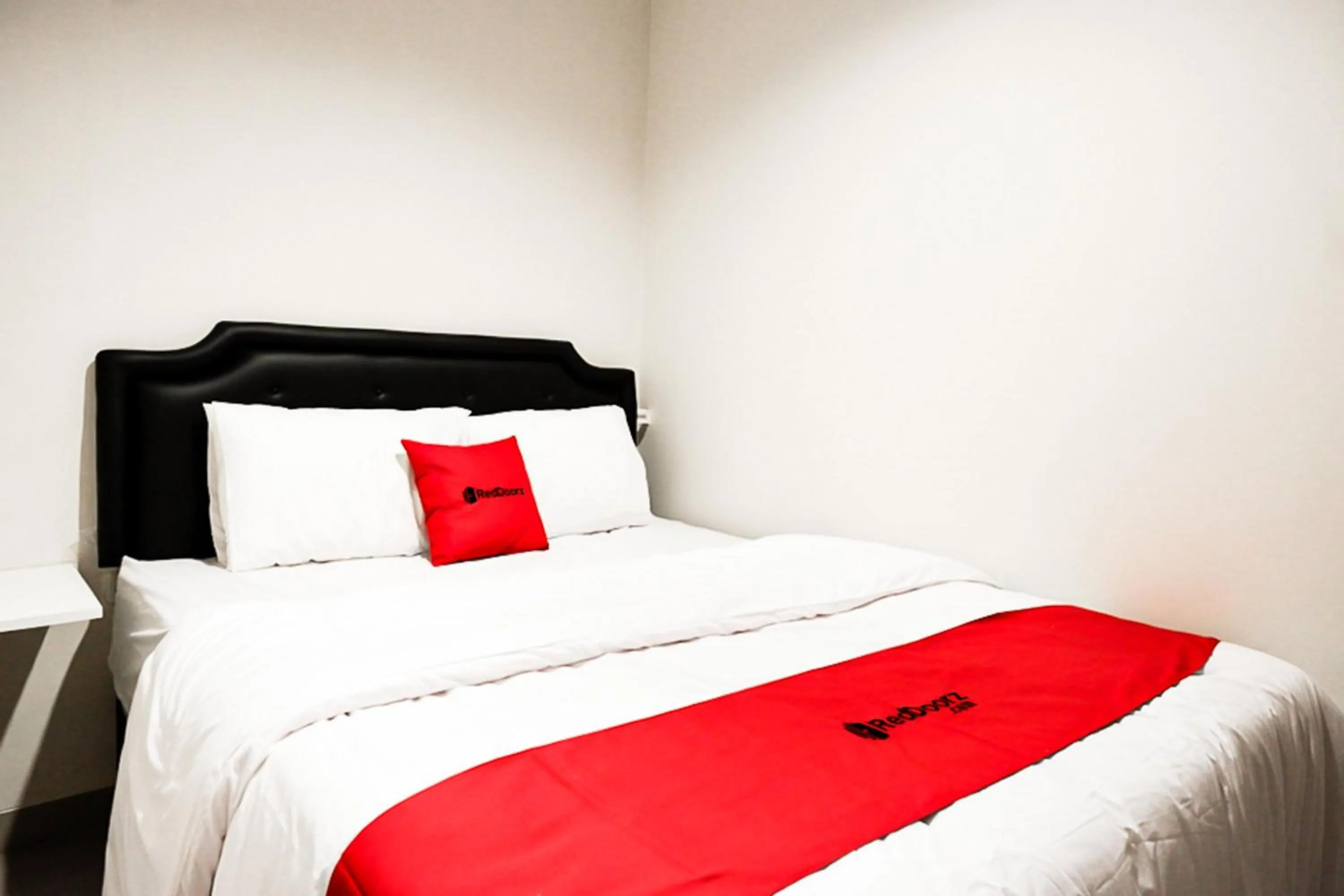 Bedroom, Bed in RedDoorz near Sleman City Hall 2