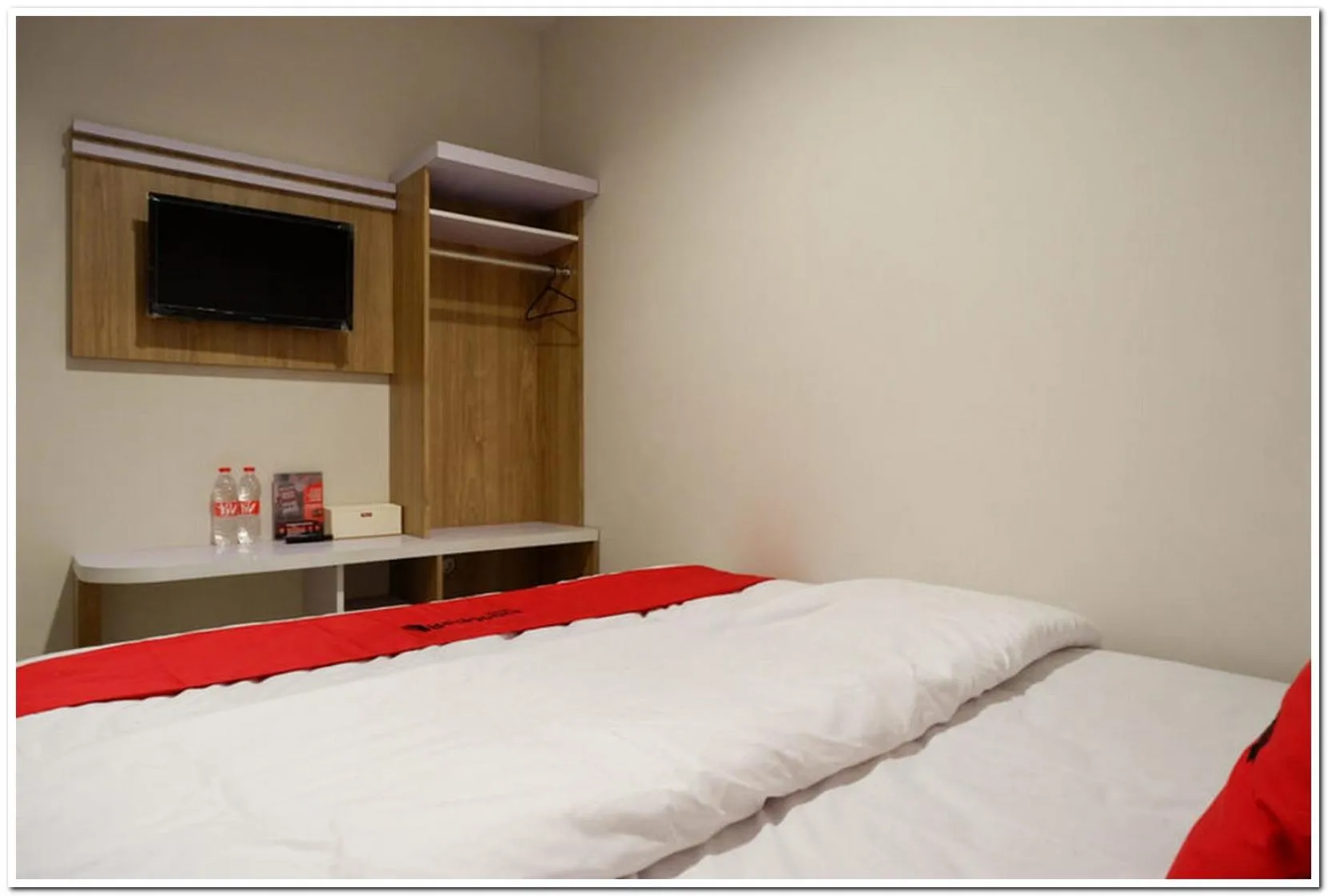 Bedroom, Bed in RedDoorz near Sleman City Hall 2