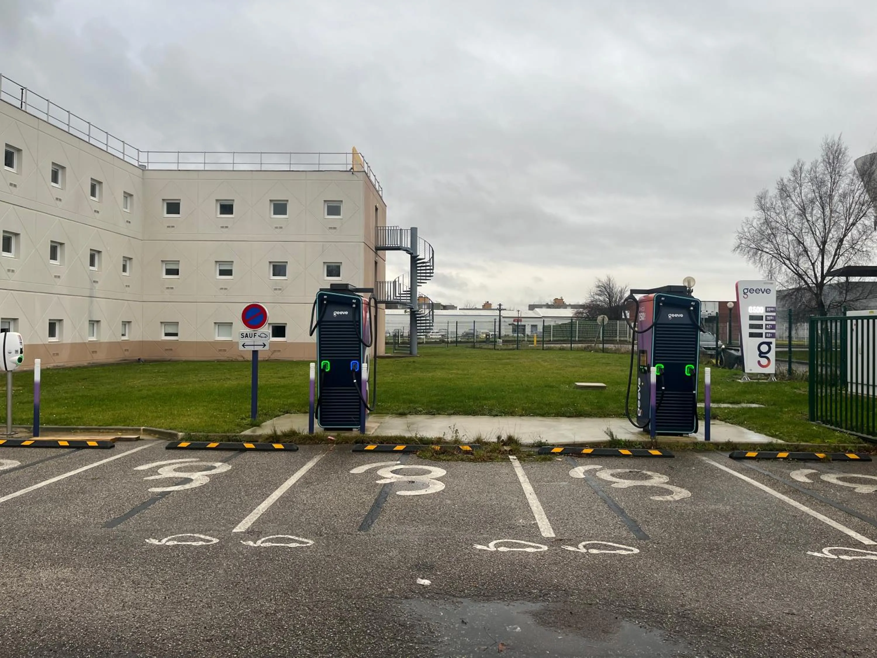 Parking in HOTELF1 Le Havre Est - Gonfreville