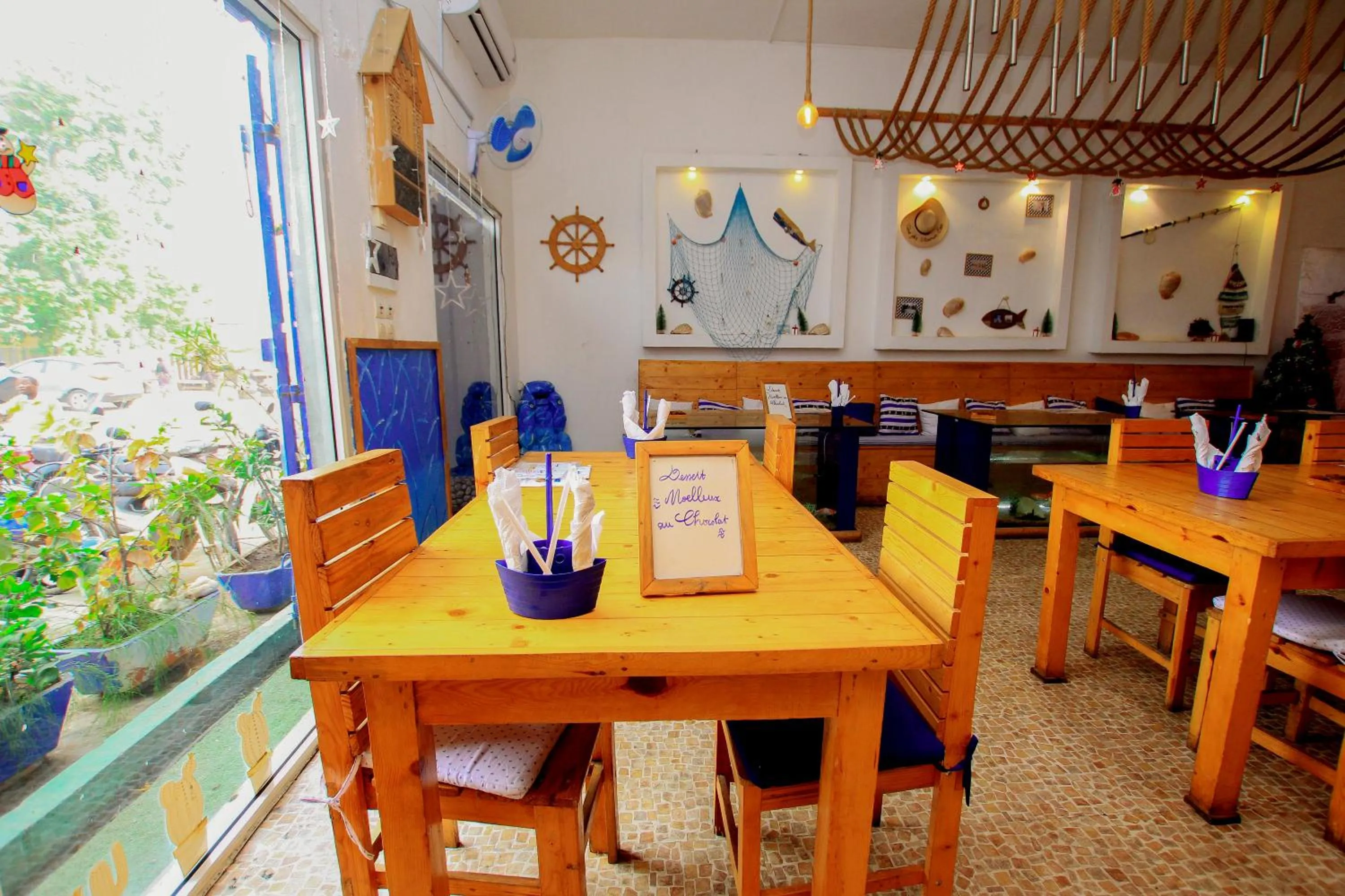 Restaurant/places to eat in Hotel Le Prince