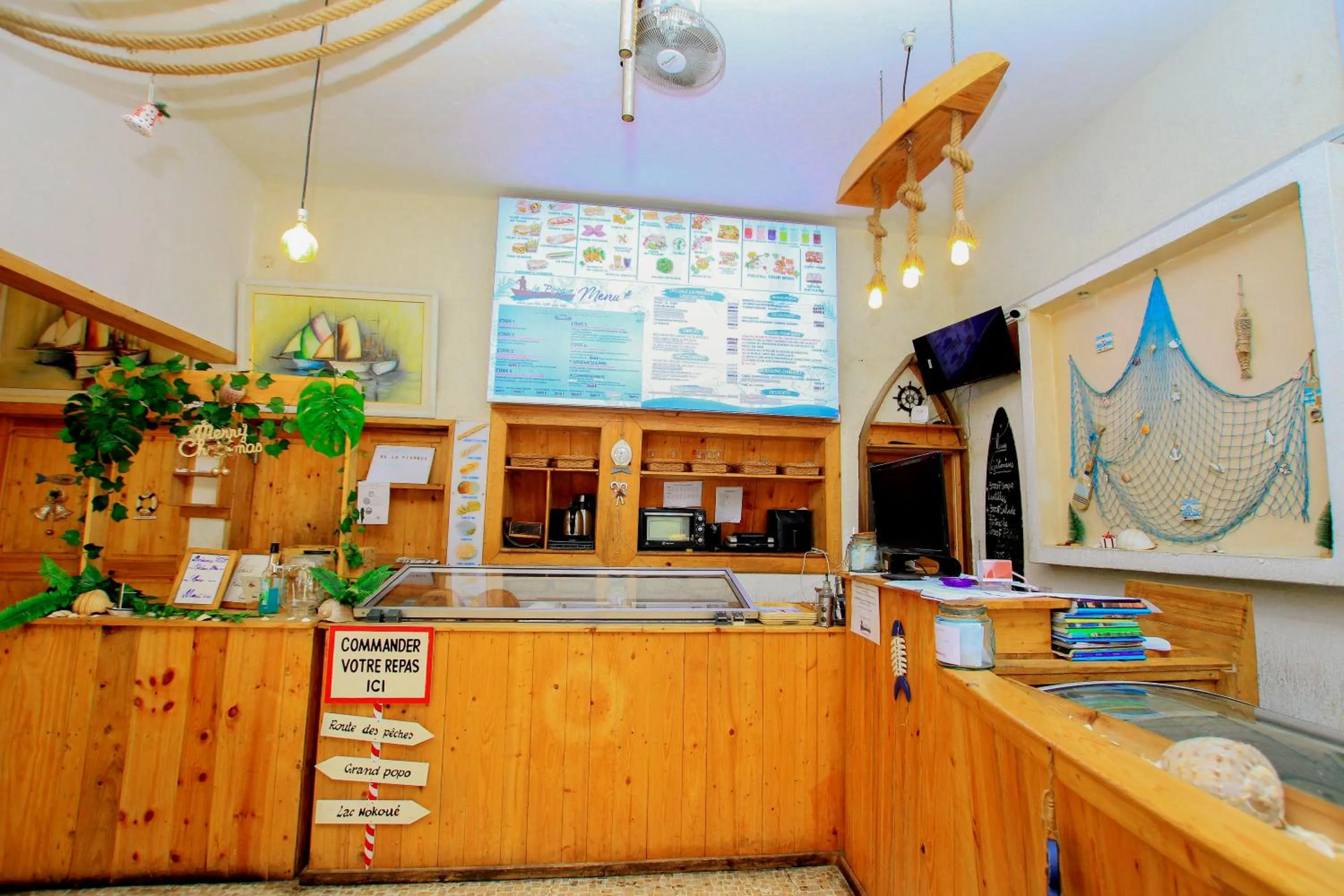 Restaurant/places to eat in Hotel Le Prince