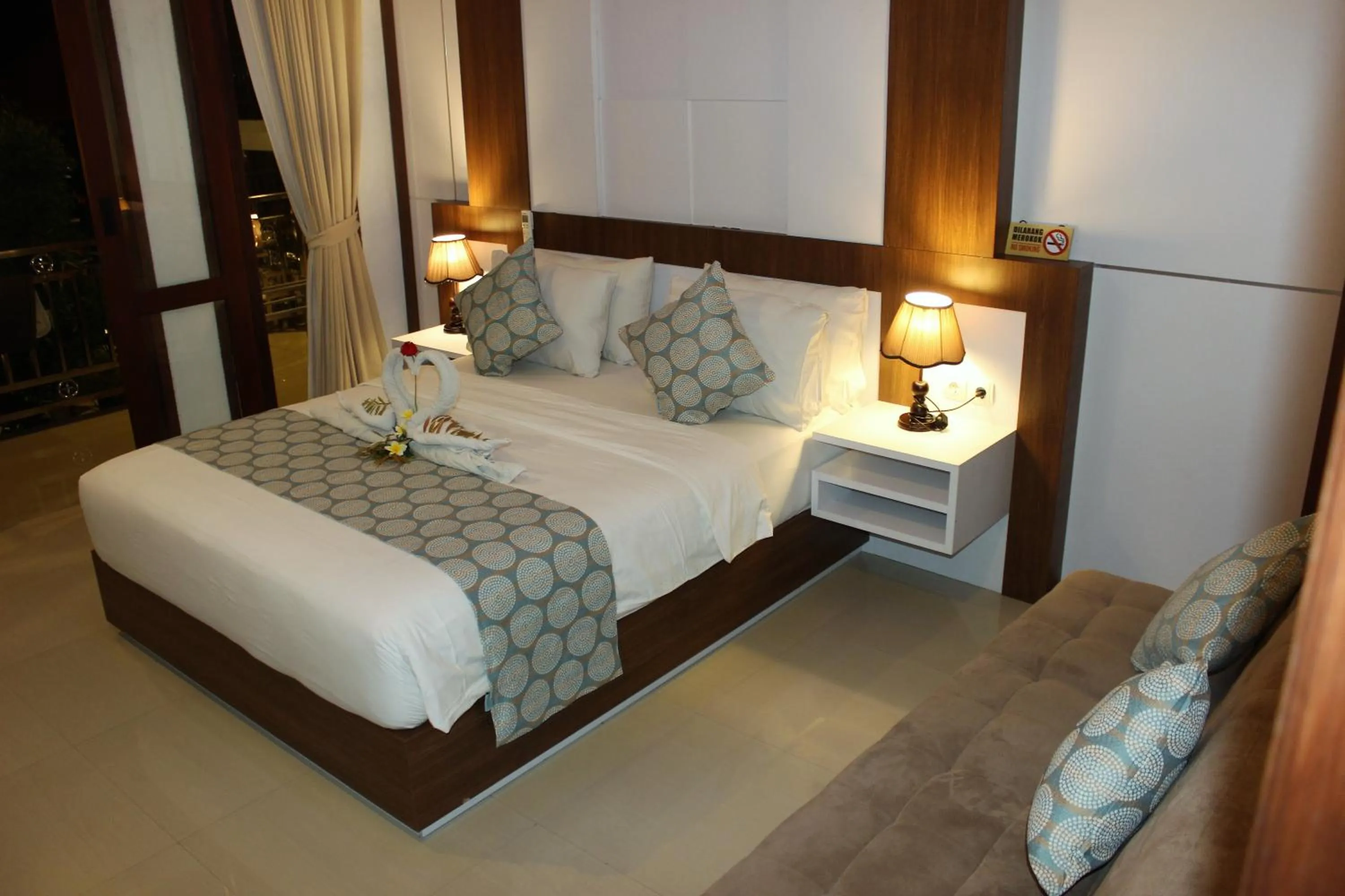 Photo of the whole room, Bed in Nusa Sedayu Hotel By Ocean View