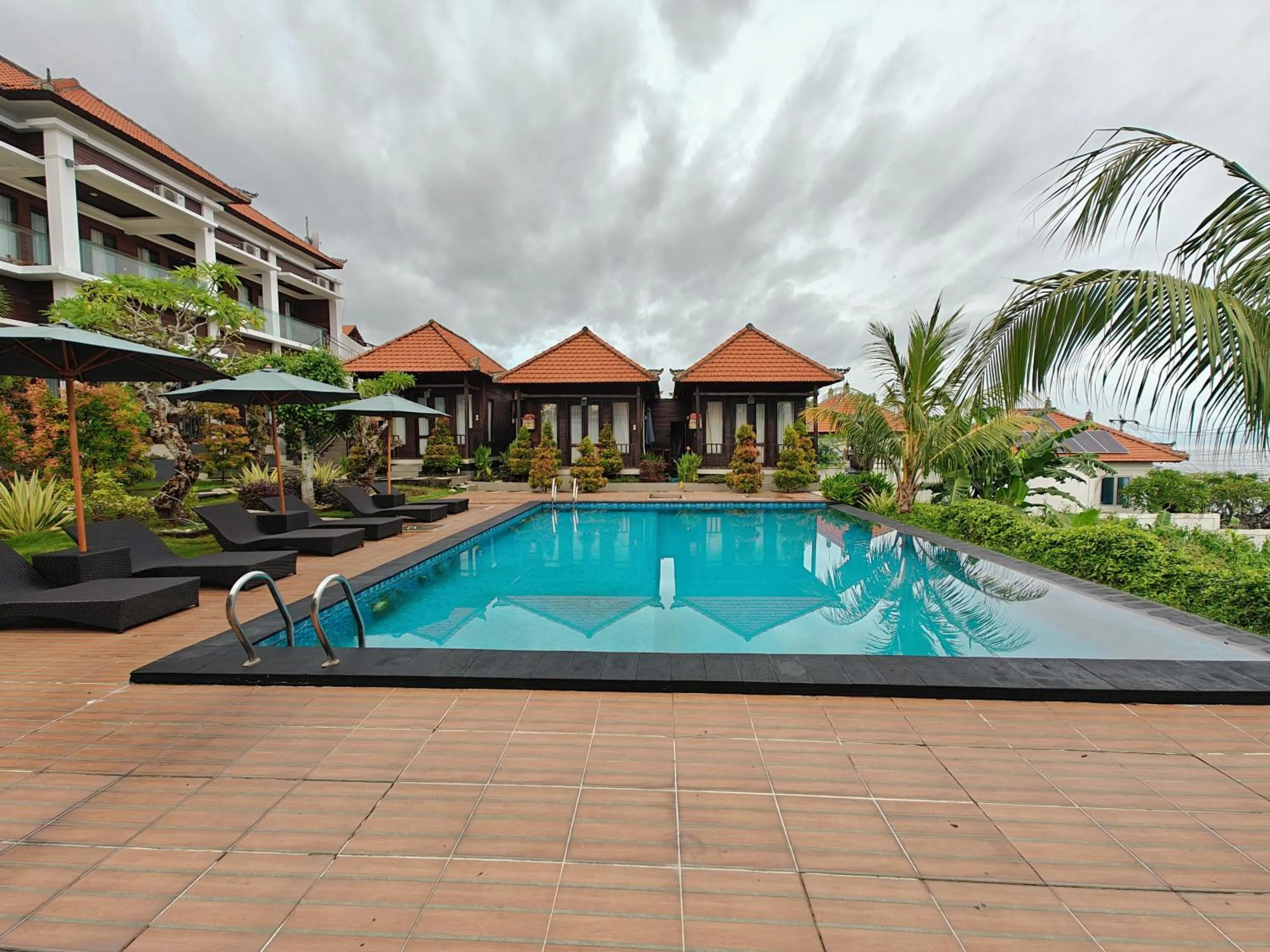 Property building in Nusa Sedayu Hotel By Ocean View