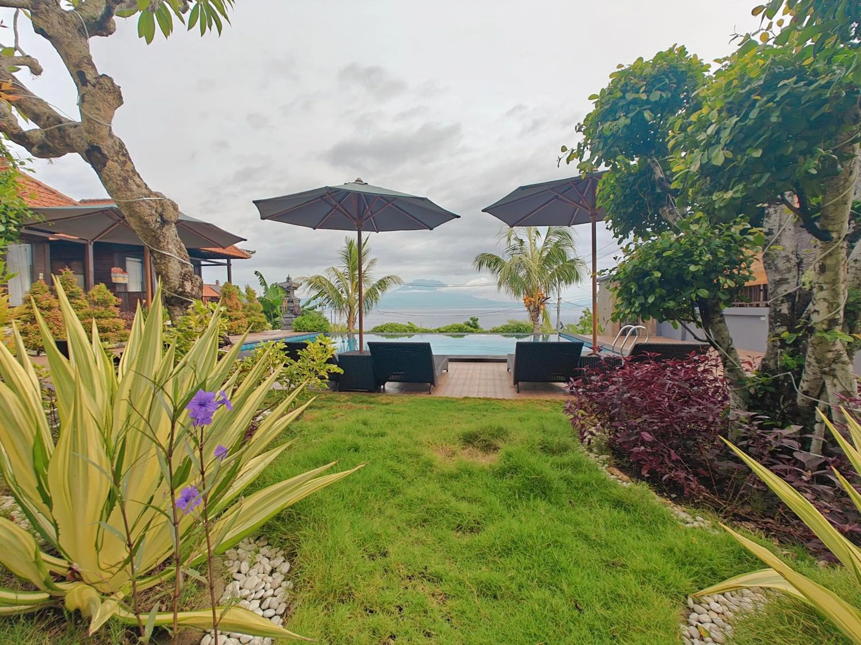 Spring in Nusa Sedayu Hotel By Ocean View