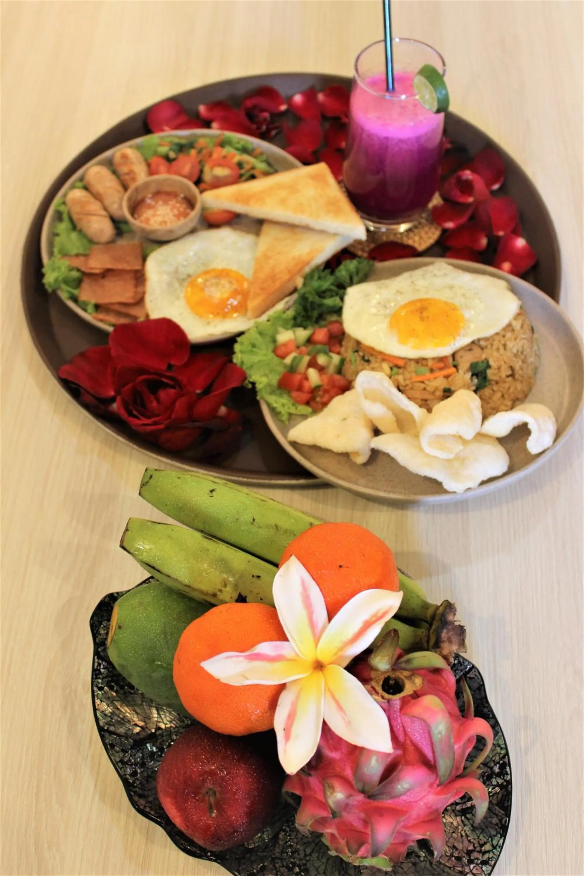 Food and drinks in Nusa Sedayu Hotel By Ocean View